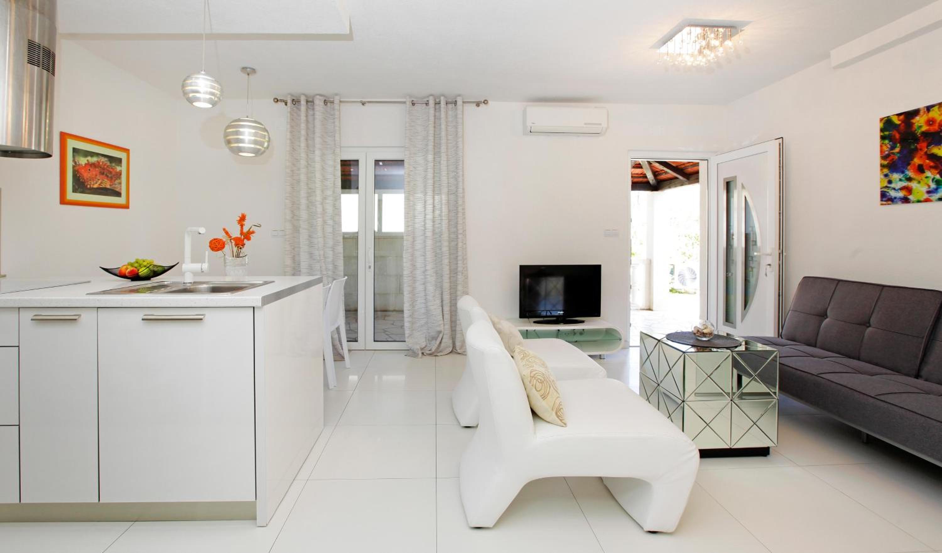 Superior One-Bedroom Apartment with Spa Bath - Photo 12