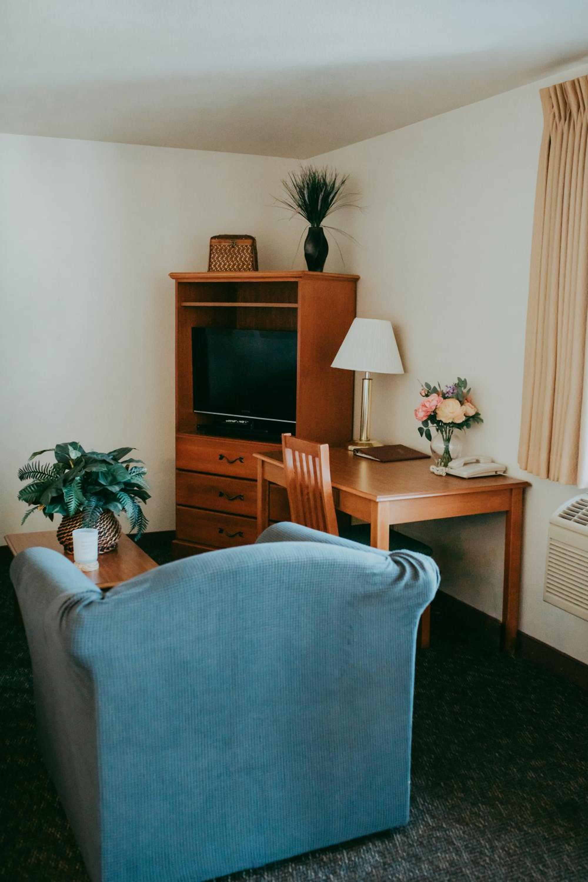 King Suite - Photo 3