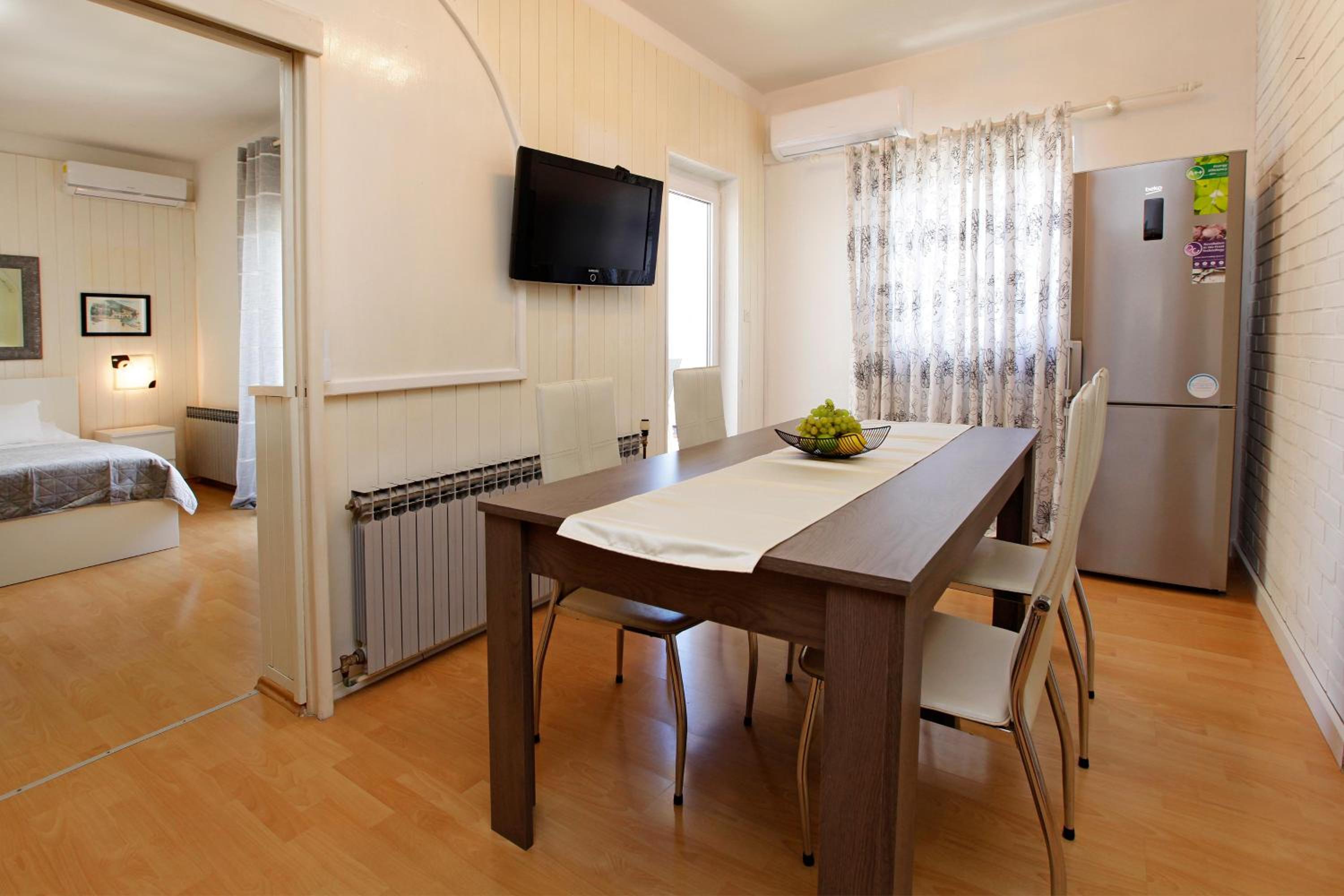Comfort Two-Bedroom Apartment with Terrace photo 3