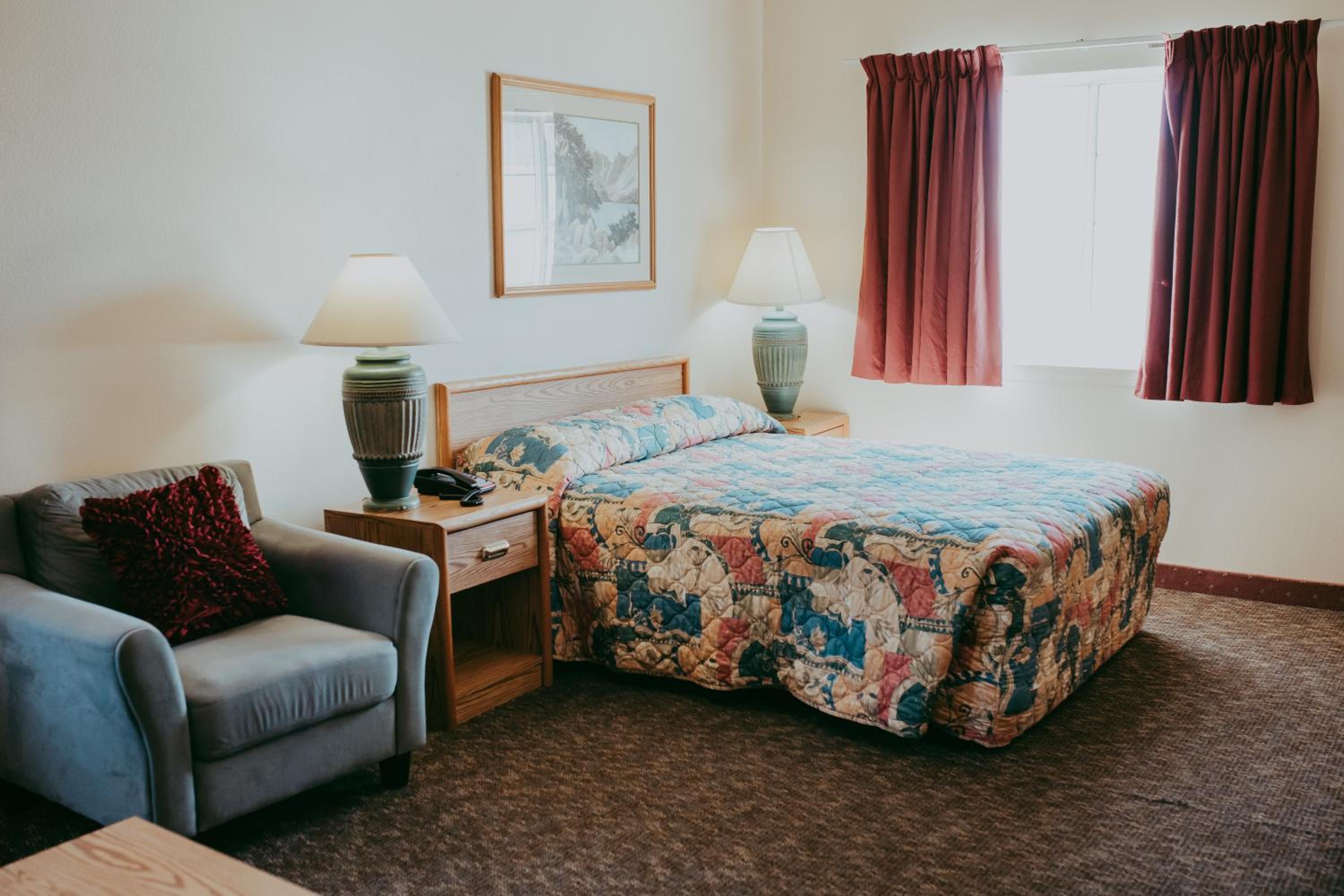 Deluxe Queen Room - Photo 15