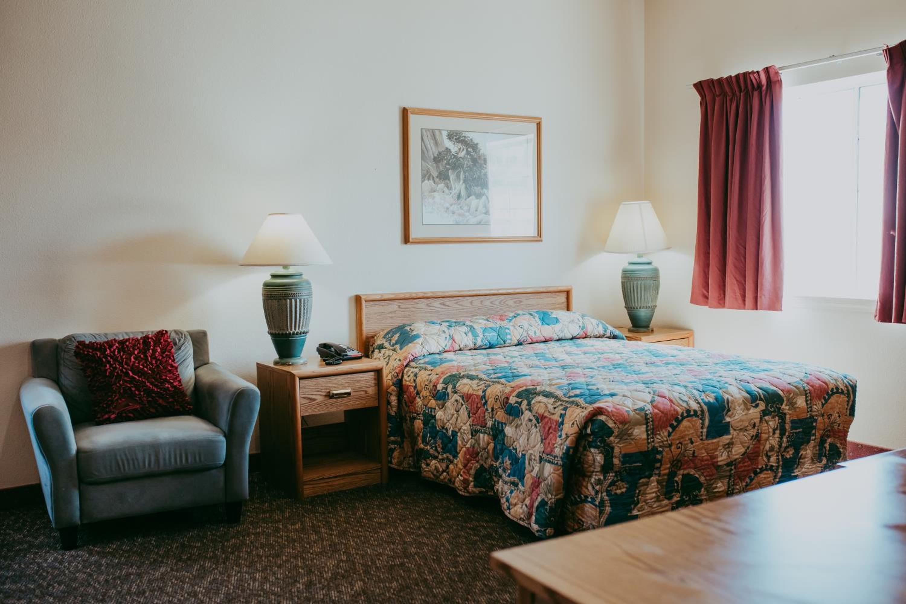 Deluxe Queen Room - Photo 1