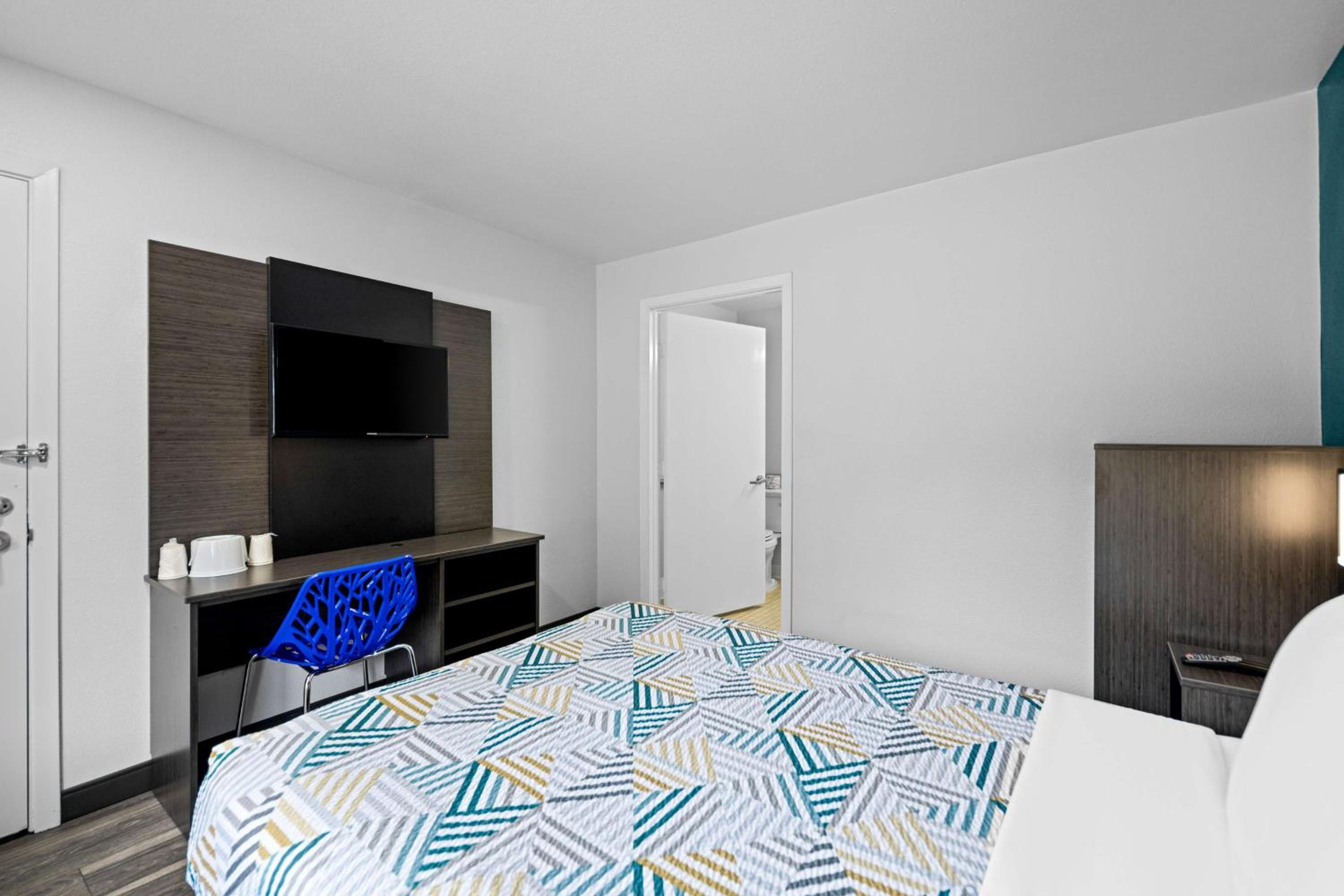 Double Room - Disability Access - Roll In Shower photo 1