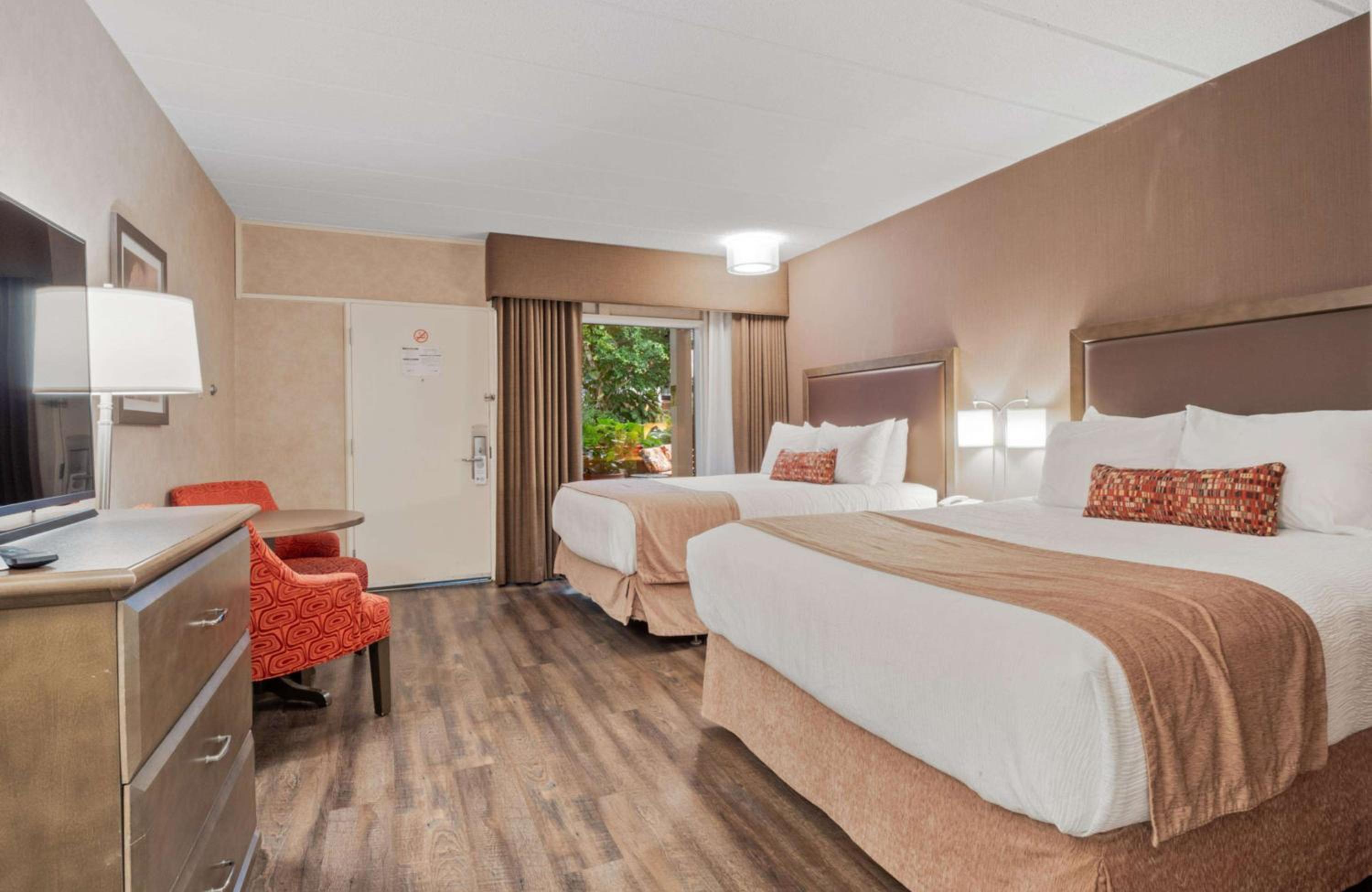 Queen Room with Two Queen Beds with Courtyard View - Ground Floor - Photo 1