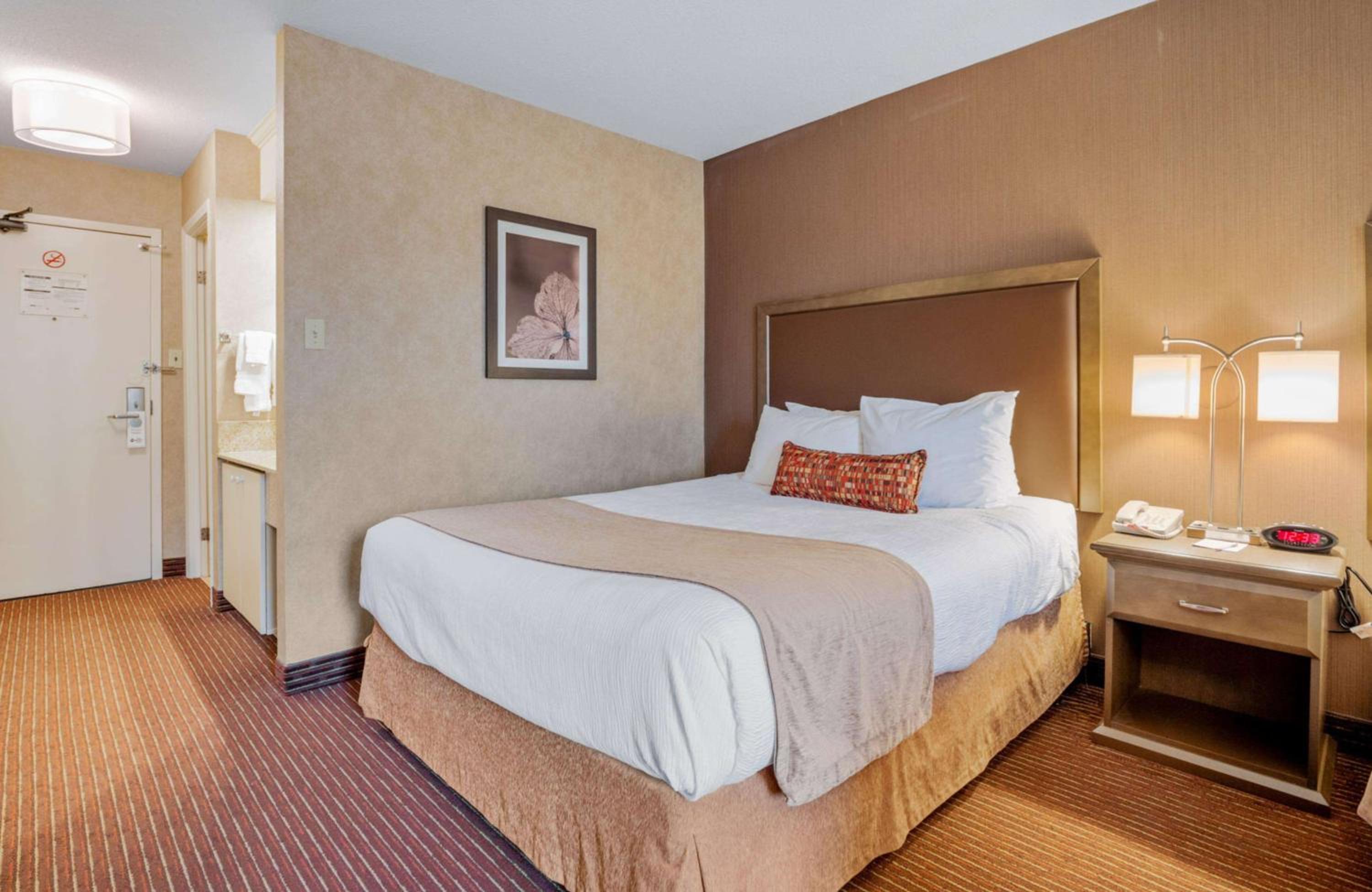 Standard Queen Room with Two Queen Beds - Guest House - Photo 2