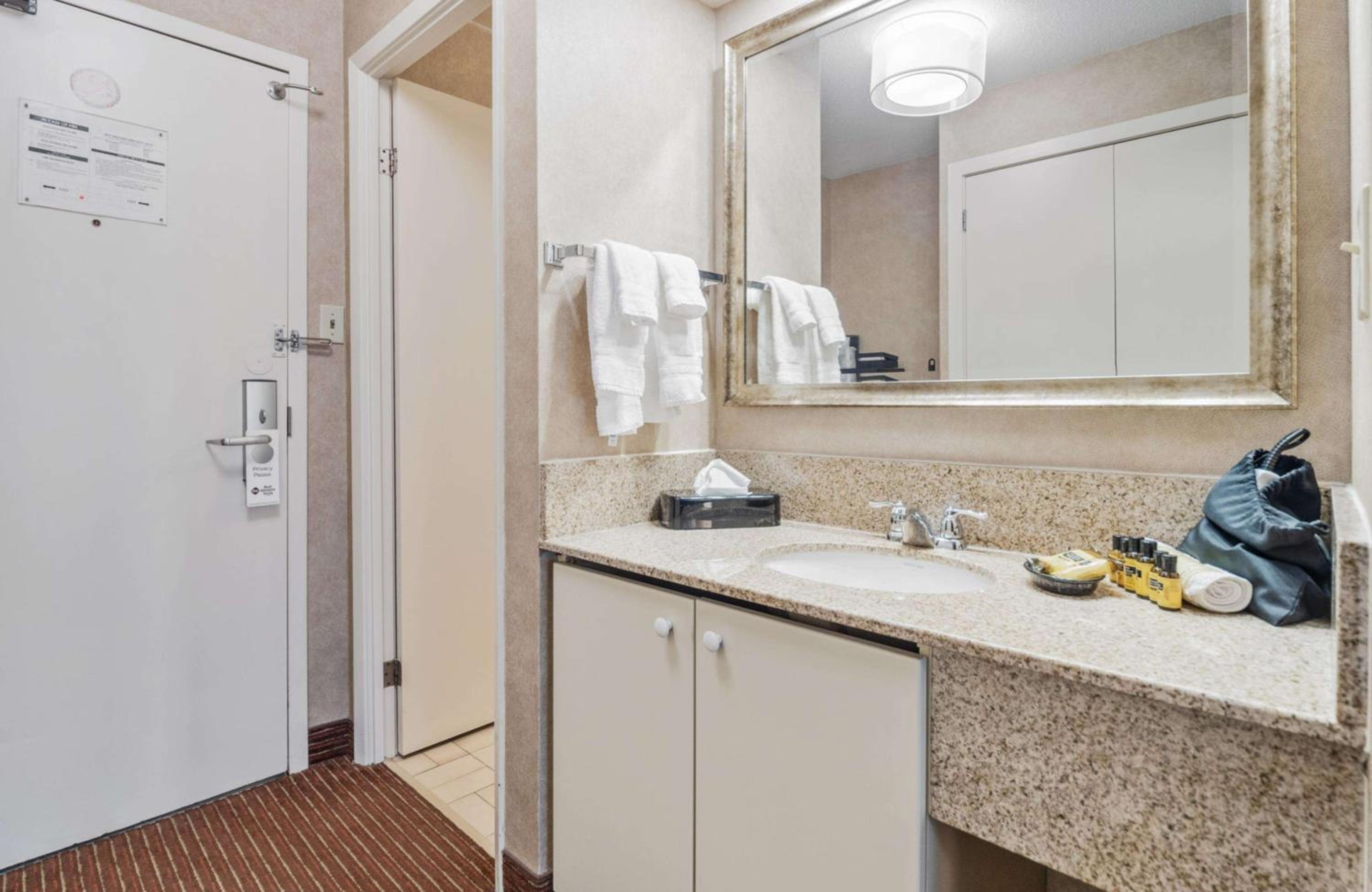 Standard Queen Room with Two Queen Beds - Guest House - Photo 3