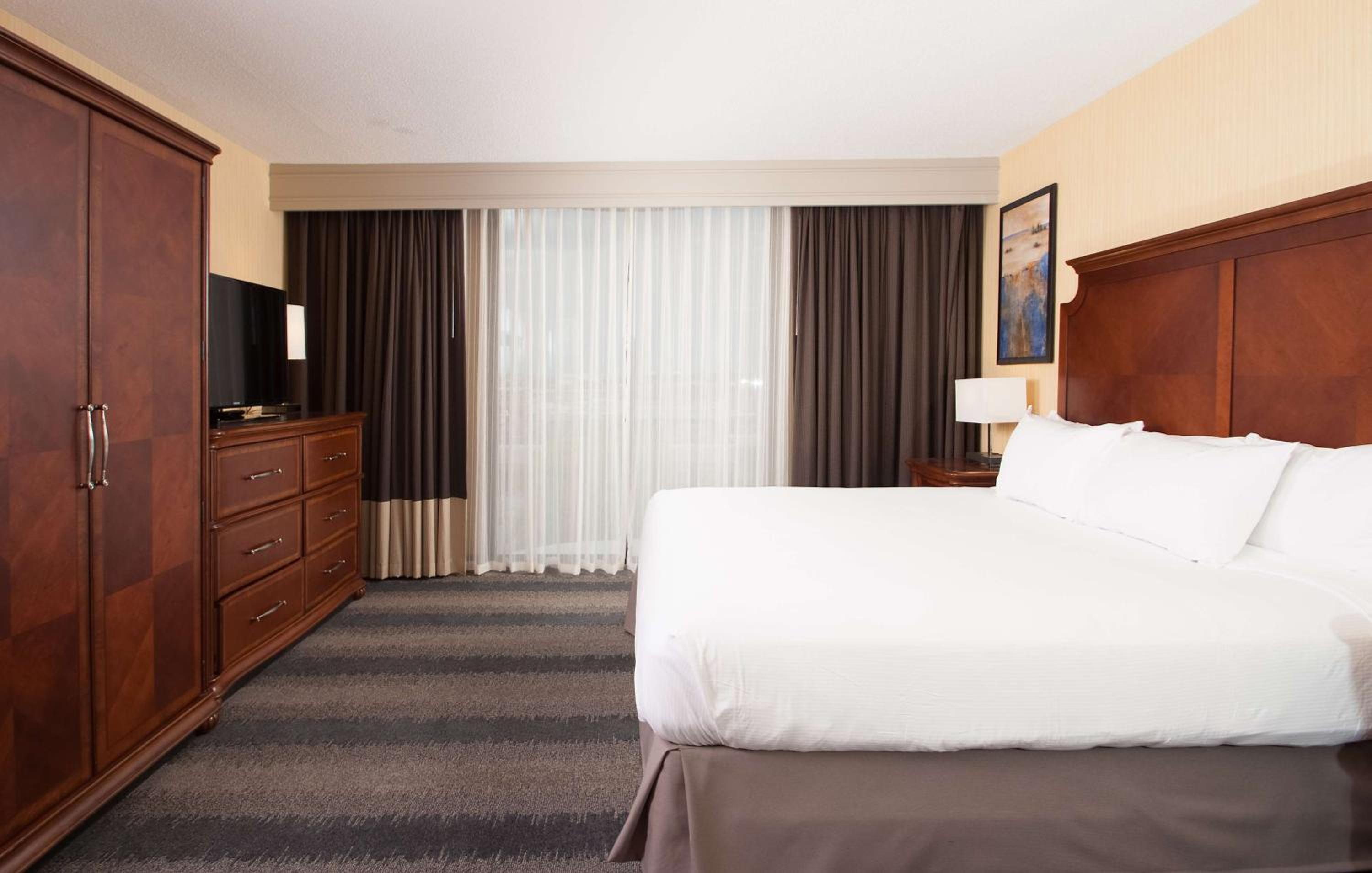 Two-Room King Suite - Non-Smoking - Photo 8