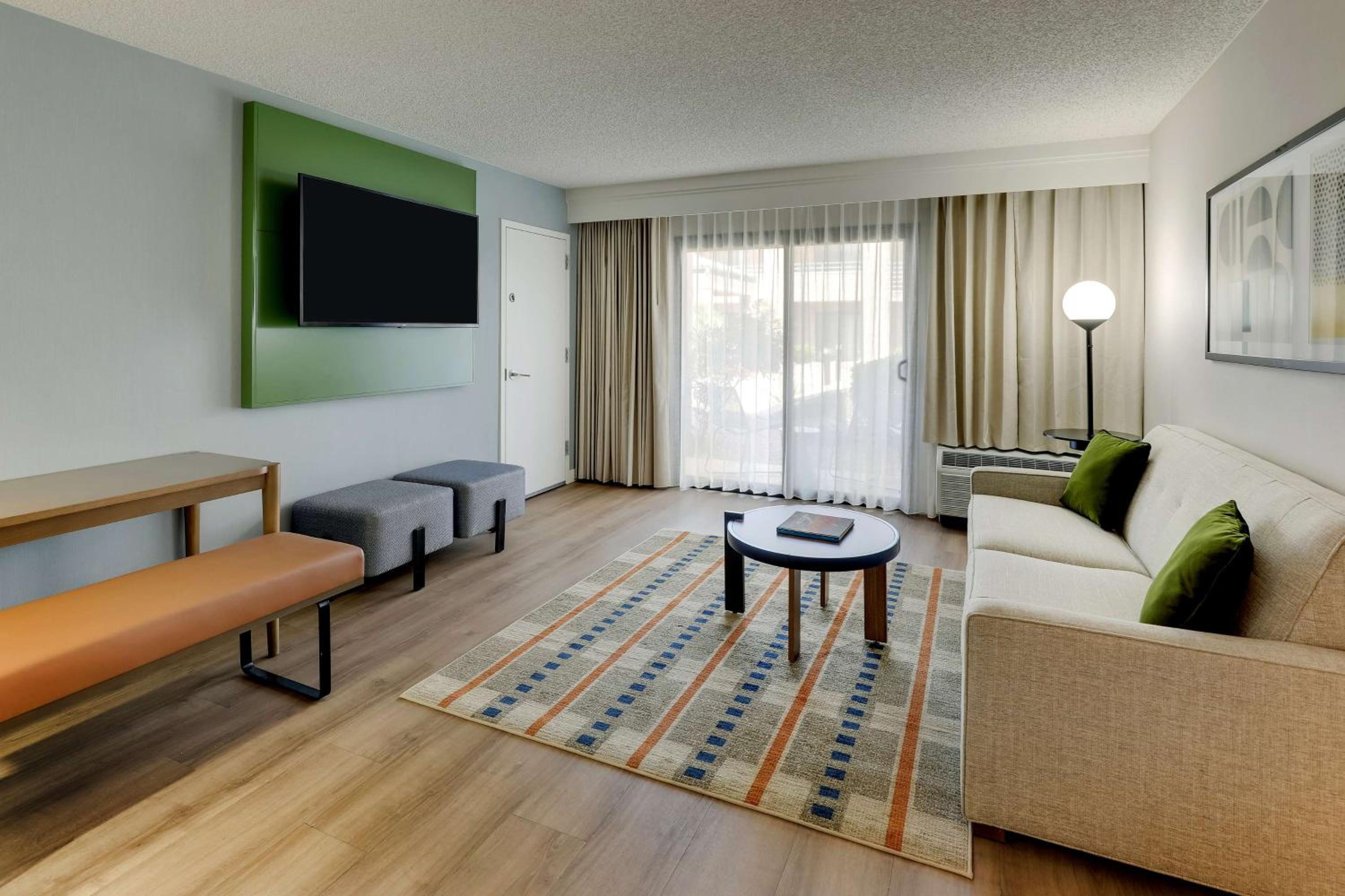 One-Bedroom King Suite - Photo 6