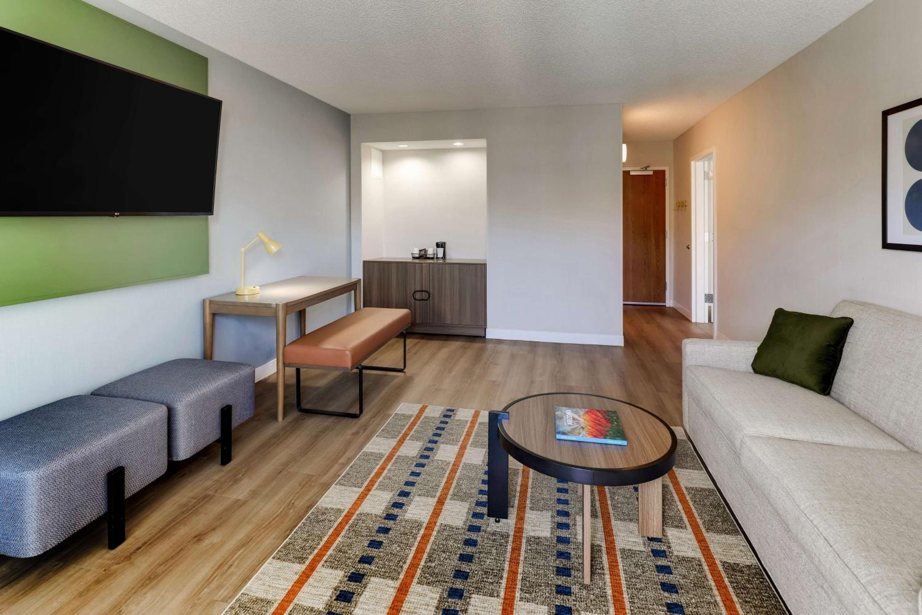 One Bedroom Suite Two Doubles - Photo 2