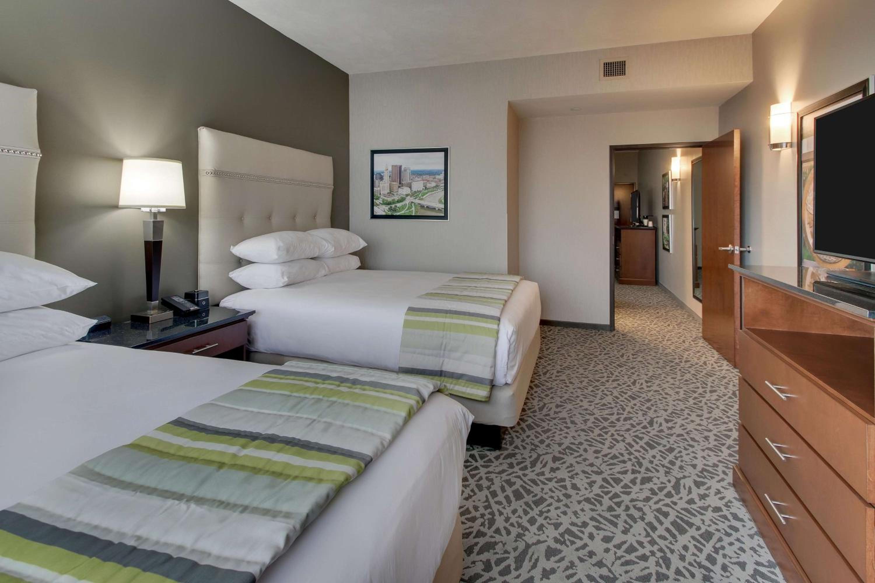 Upper Floor Queen Suite with Sofa Bed