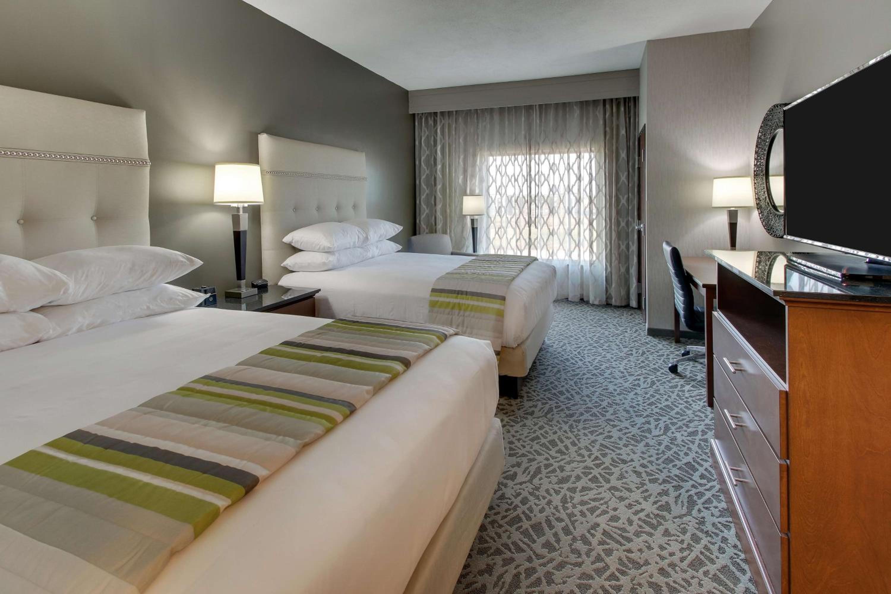 Upper Floor Deluxe Room with Two Queen Beds  - Hearing Accessible, Tub photo 2