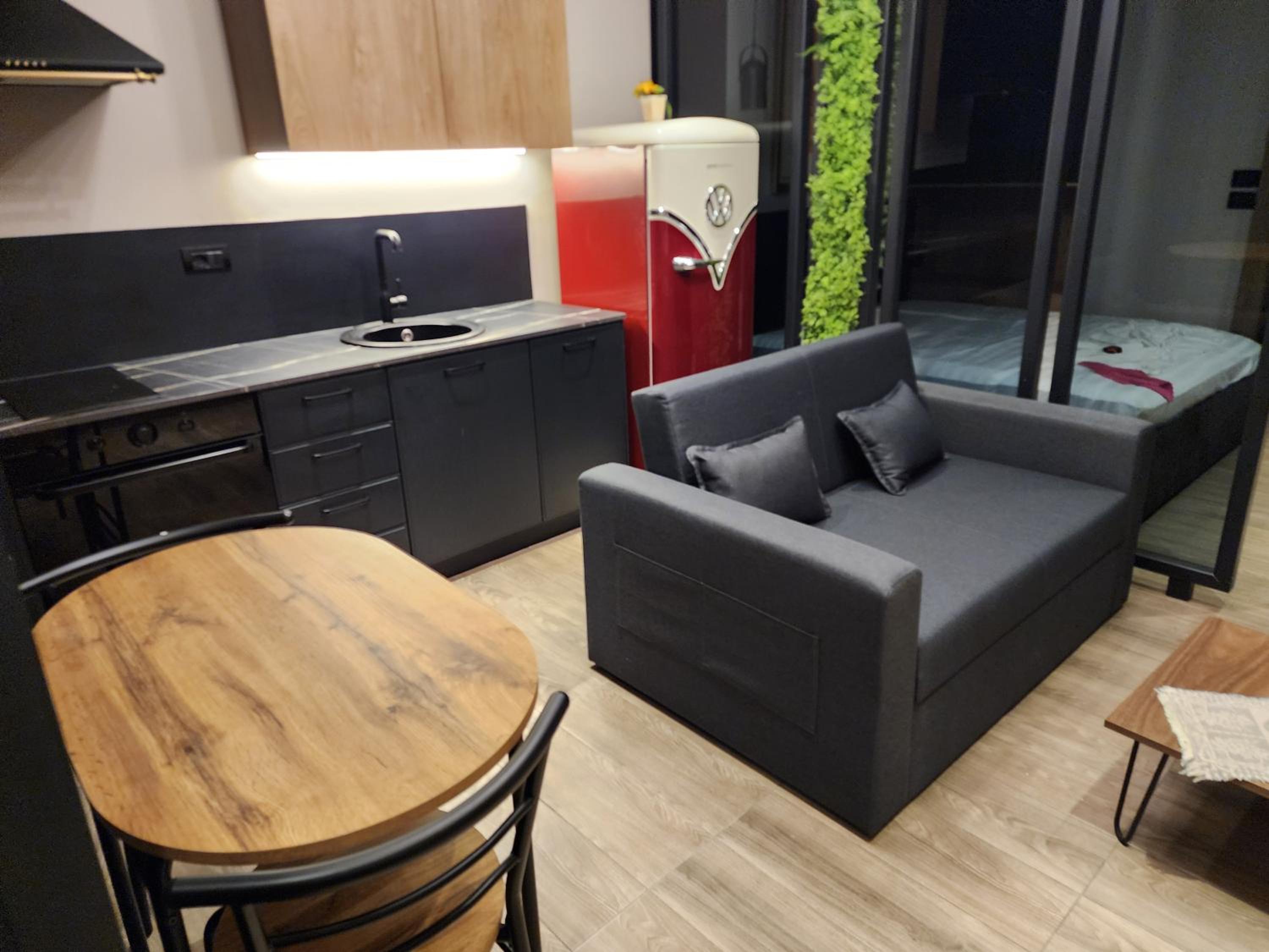 One-Bedroom Apartment