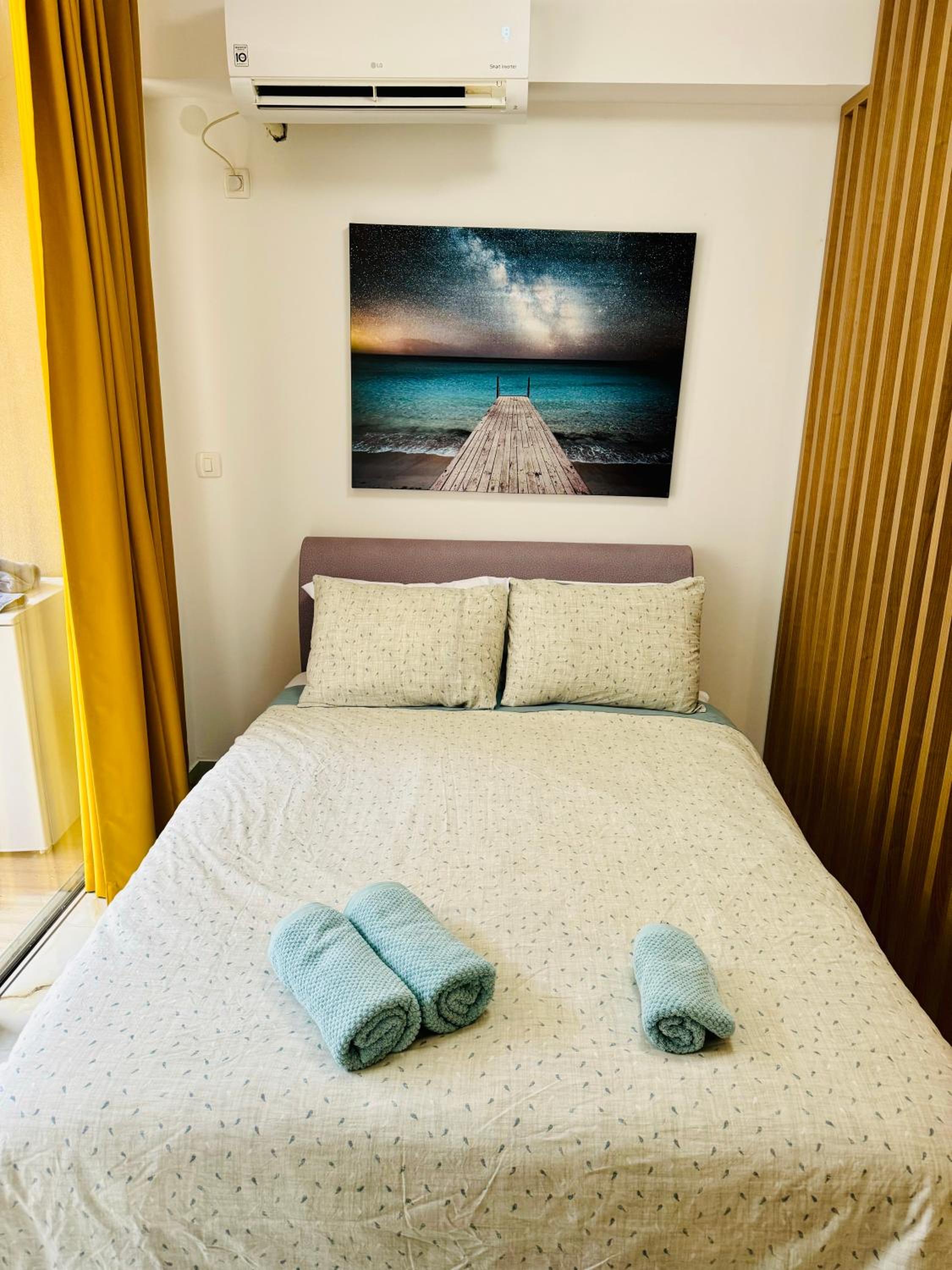 One-Bedroom Apartment photo 2