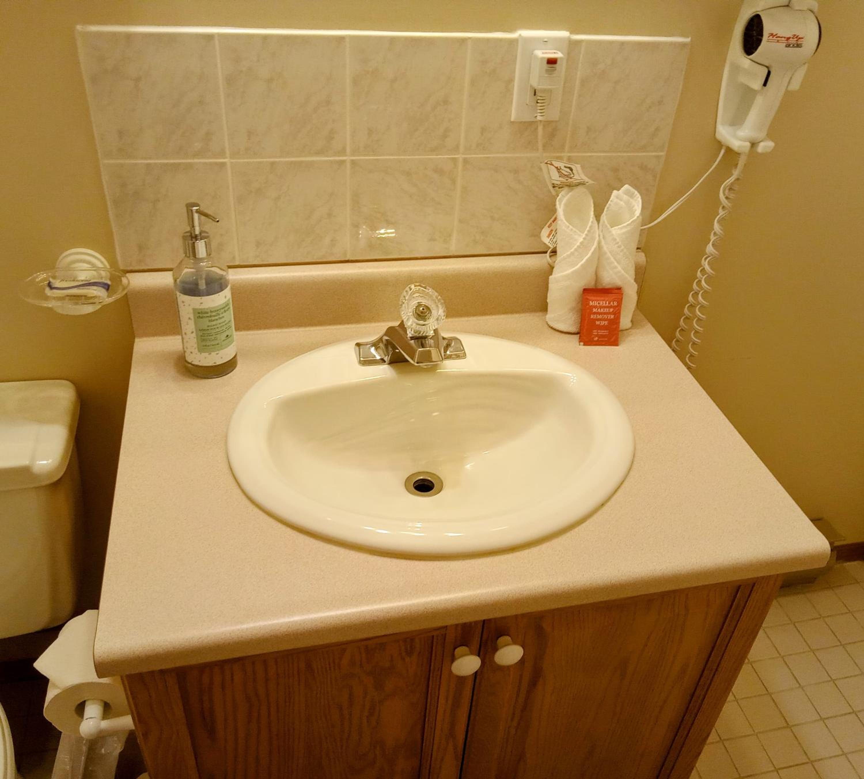 Standard Queen Room photo 2
