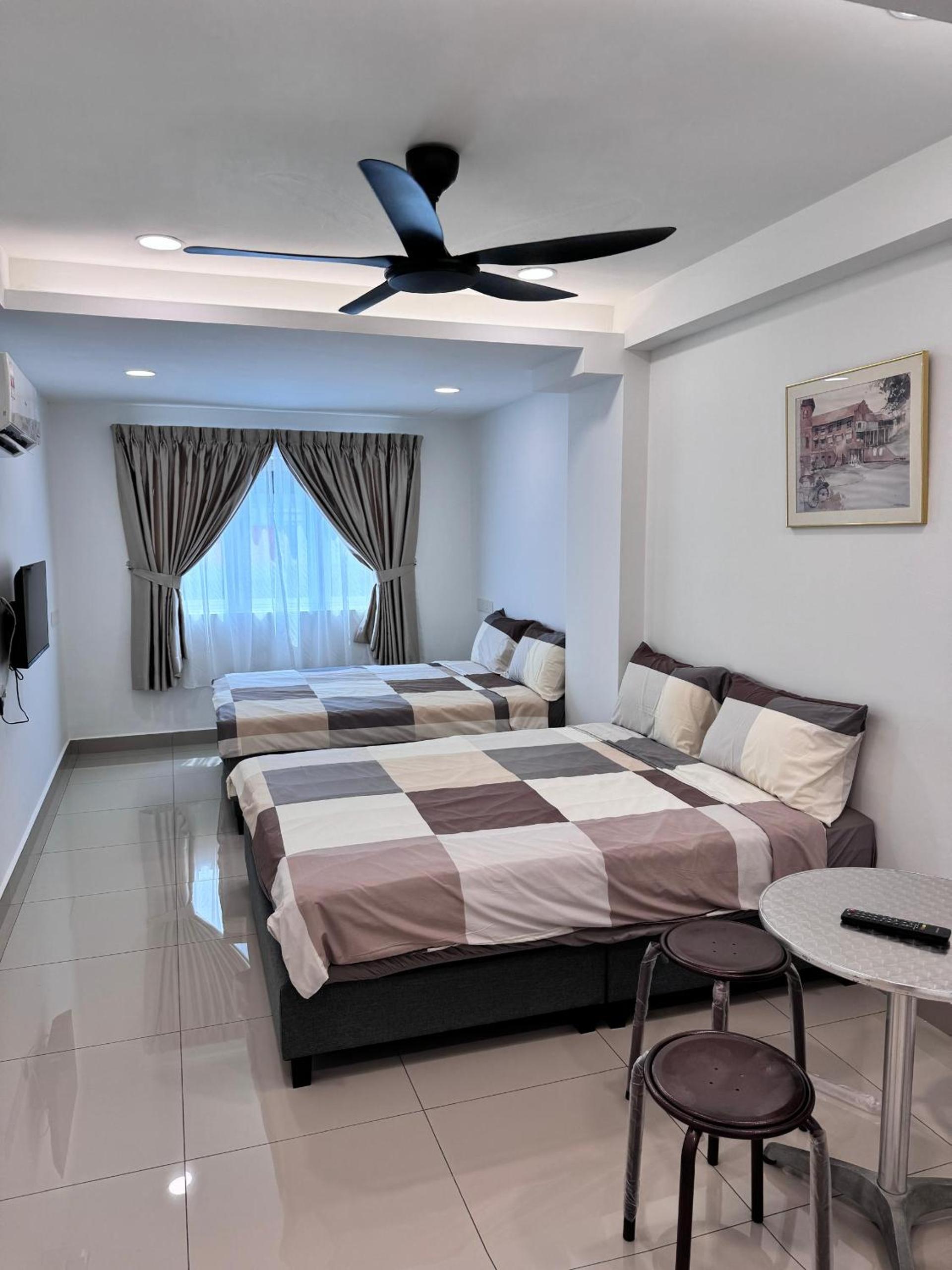 Deluxe Queen Room