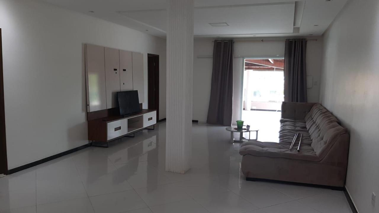 Six-Bedroom House photo 1