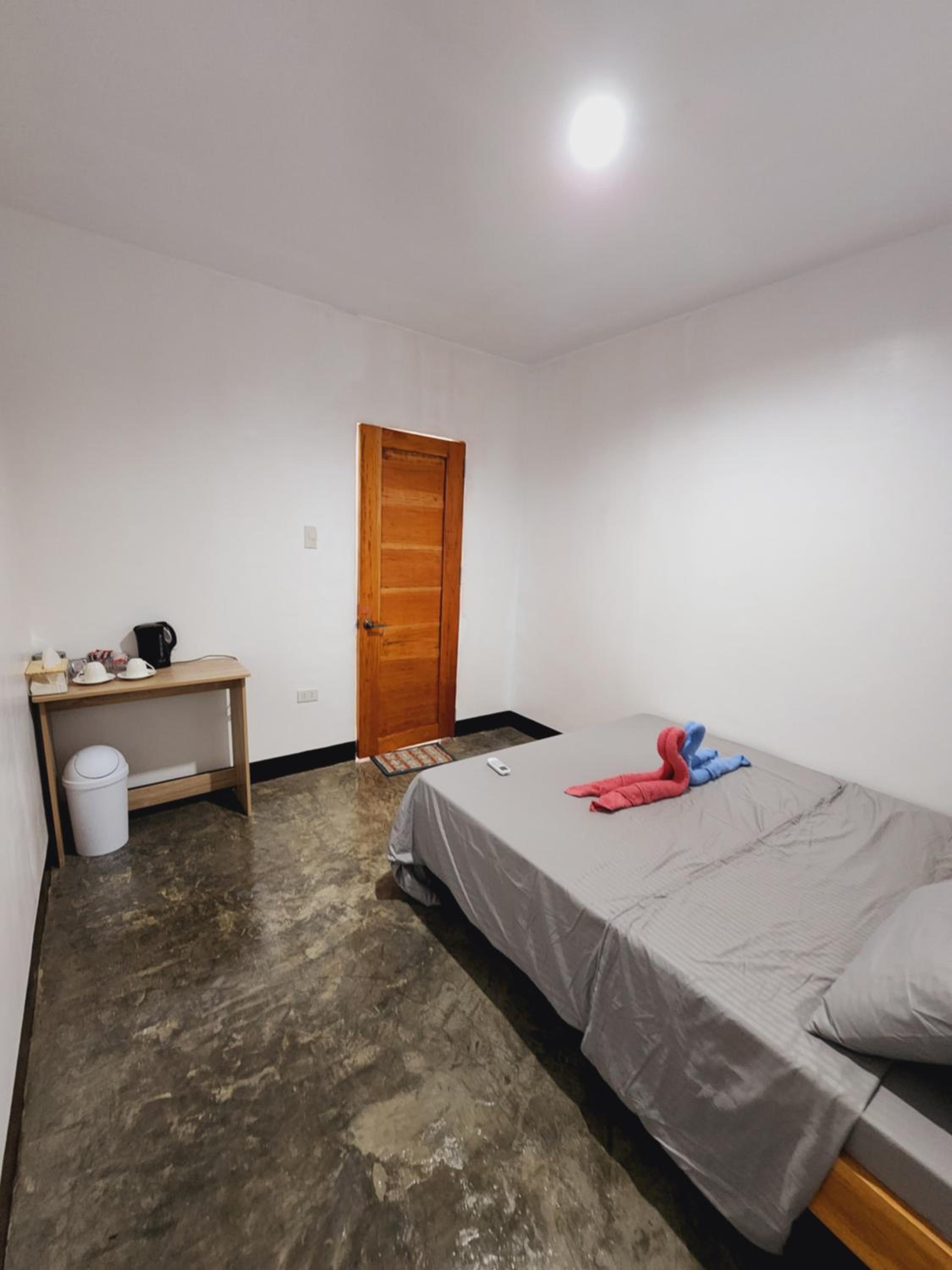 Budget Double Room photo 3