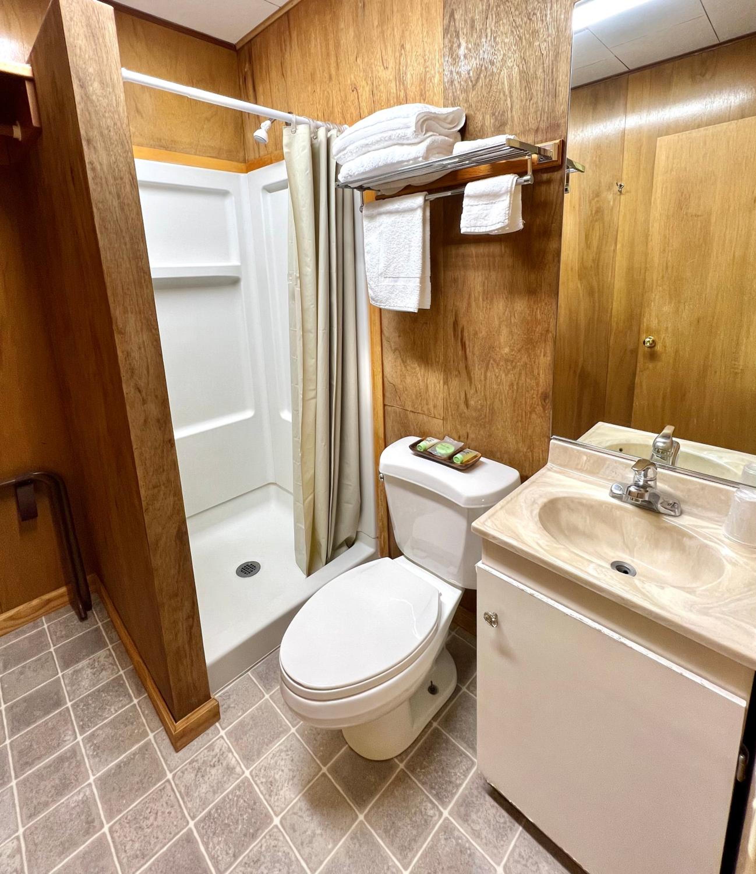 Standard Double Room - Photo 6