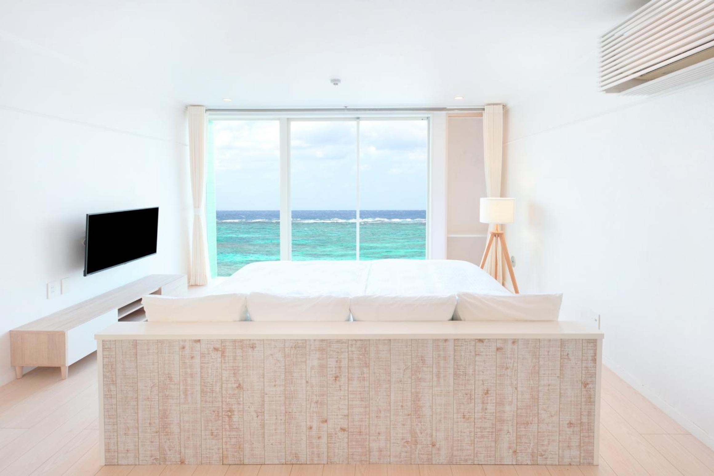 Hollywood Twin Room with Ocean View
