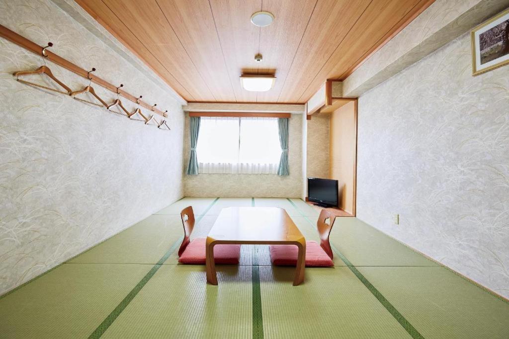 Japanese-Style Room
