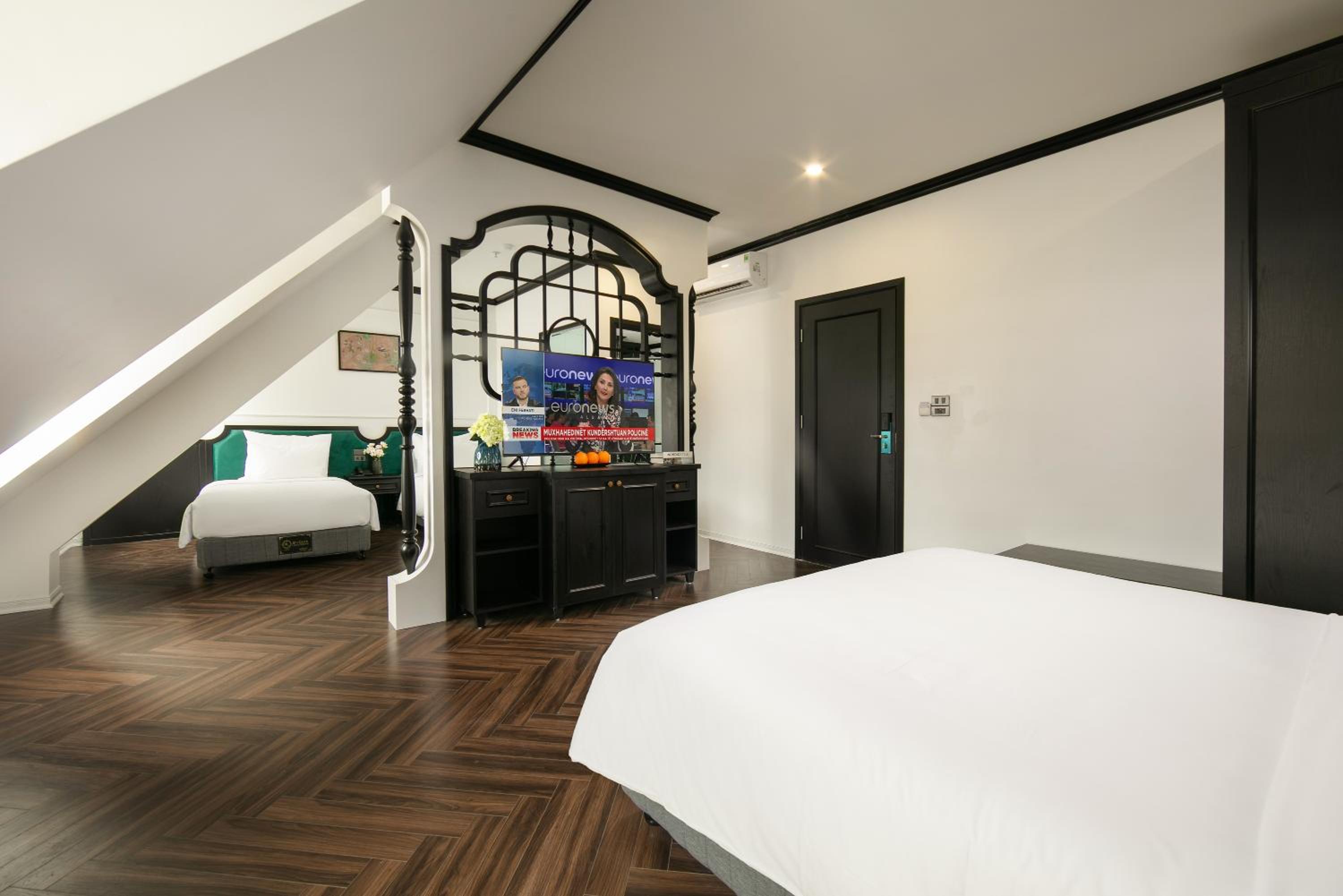 Family Suite Connecting Room photo 1