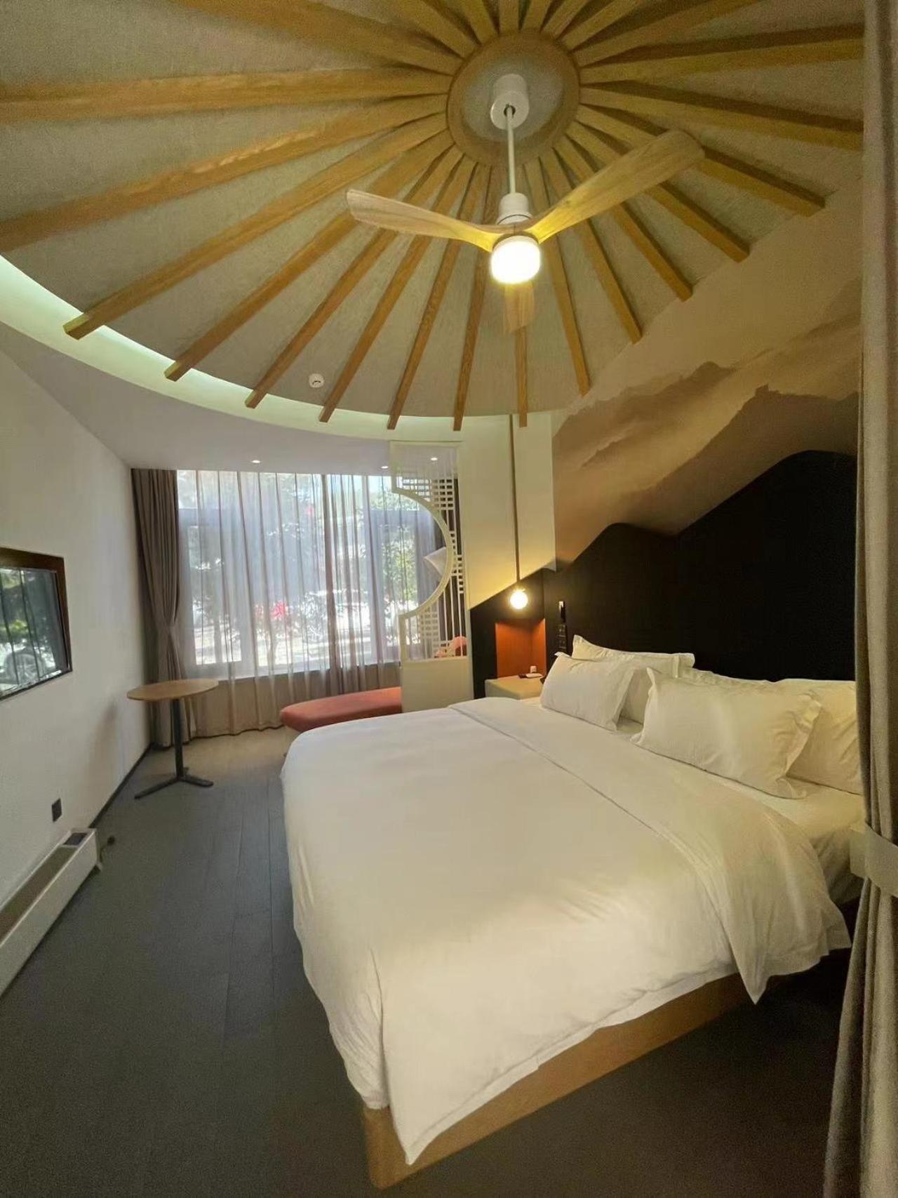 Deluxe Queen Room photo 1