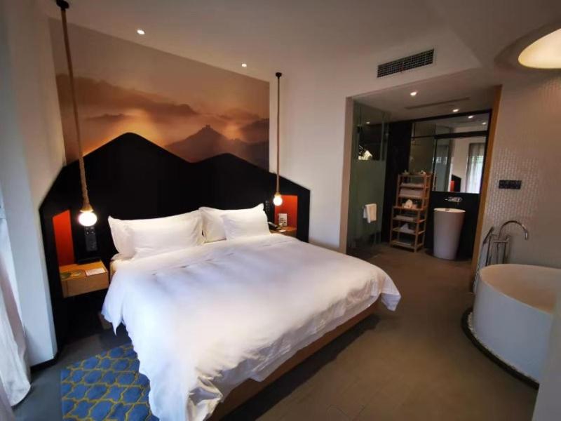 Deluxe Suite photo 1