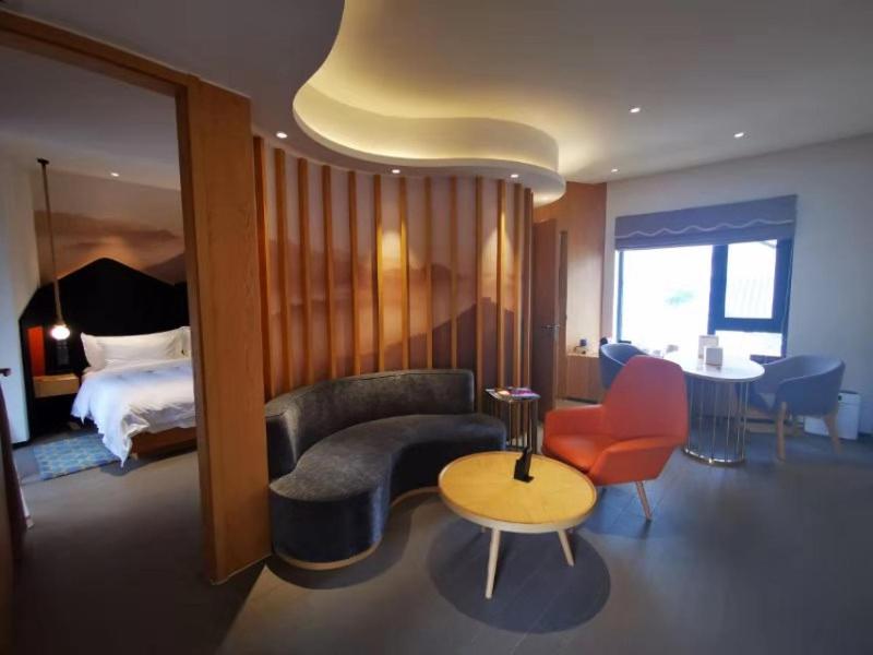 Deluxe Suite photo 2