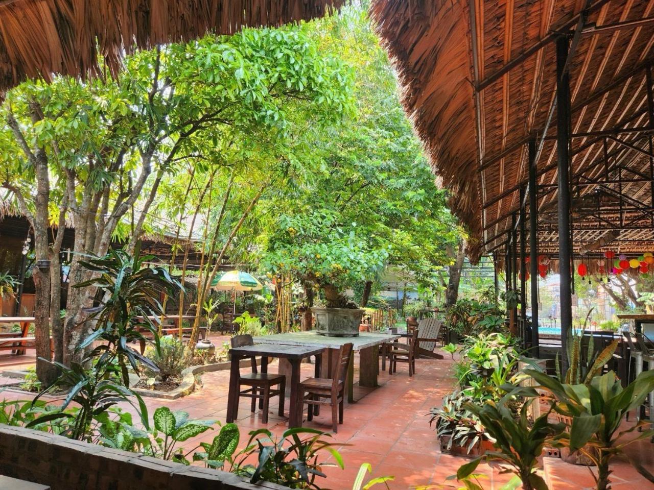Deluxe Double or Twin Room with Pool View photo 3