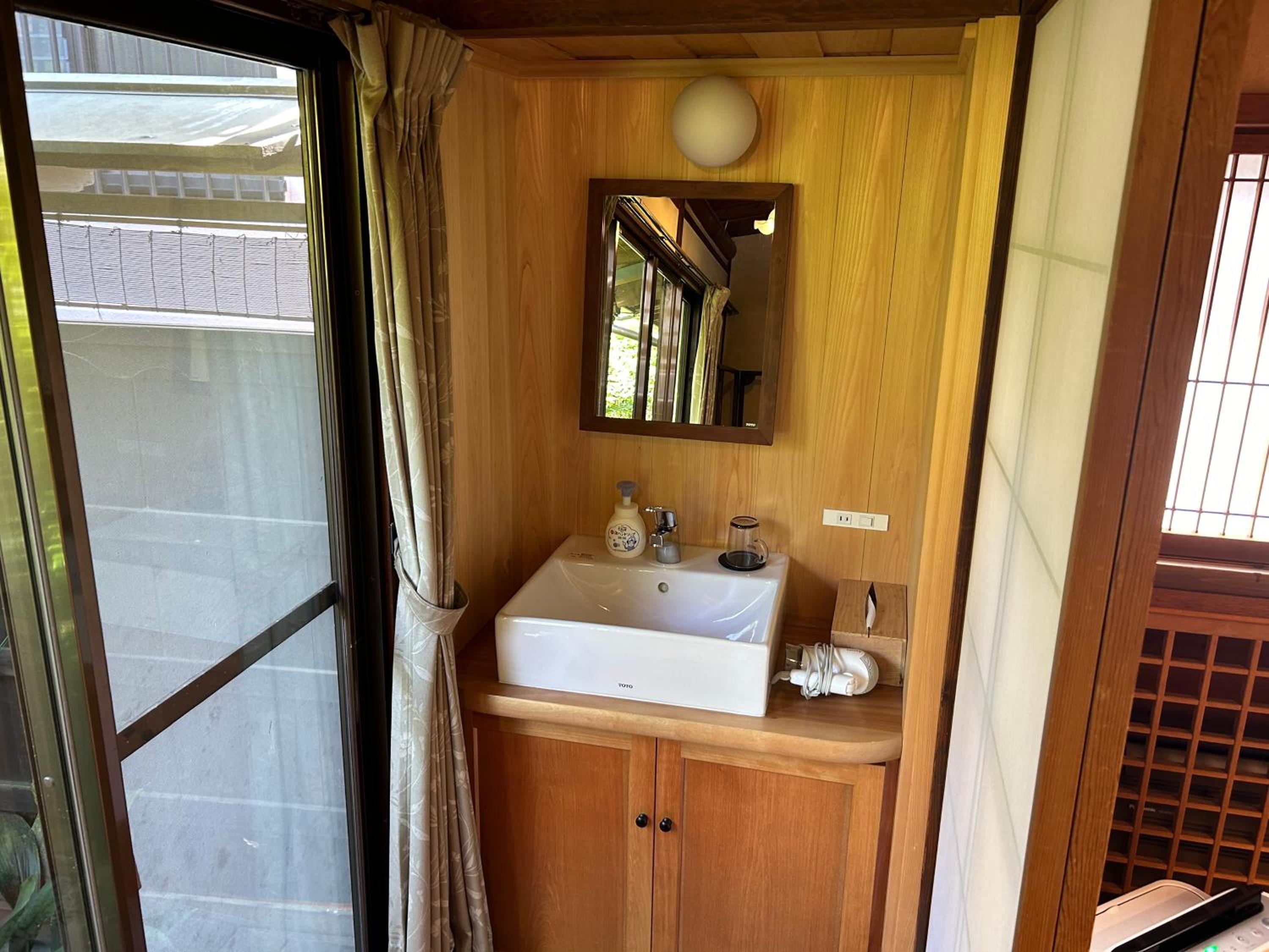 Triple Room with Shared Bathroom photo 2