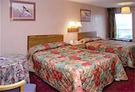 Double Room with Two Double Beds - Photo 11
