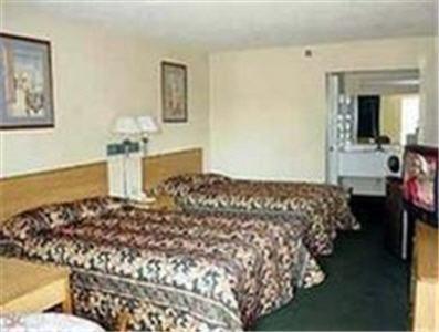 Double Room with Two Double Beds - Photo 10