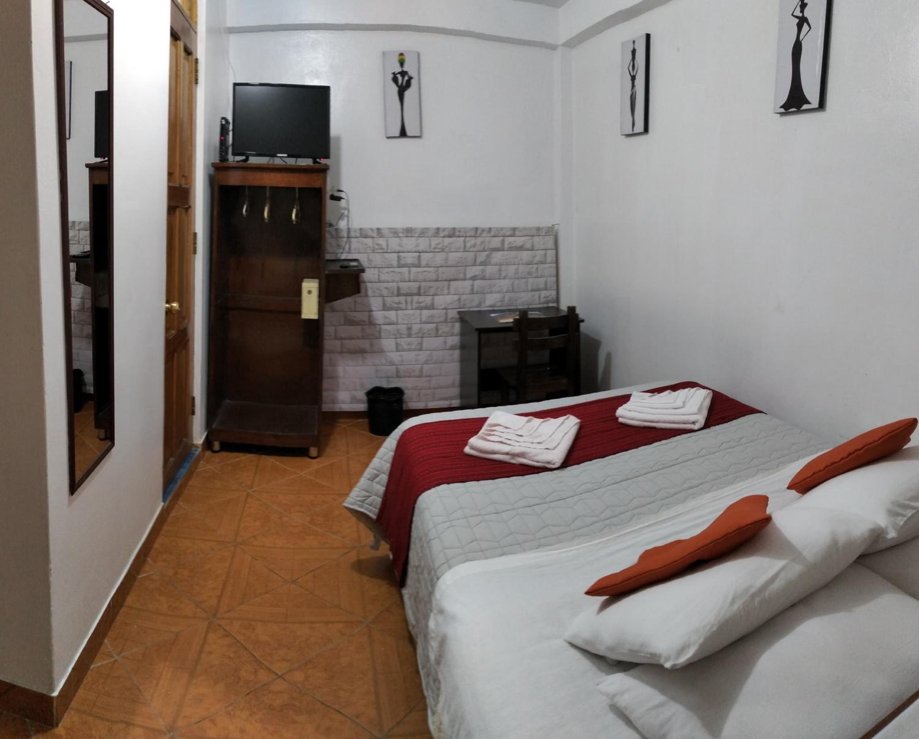 Double Room With Private Bathroom photo 1