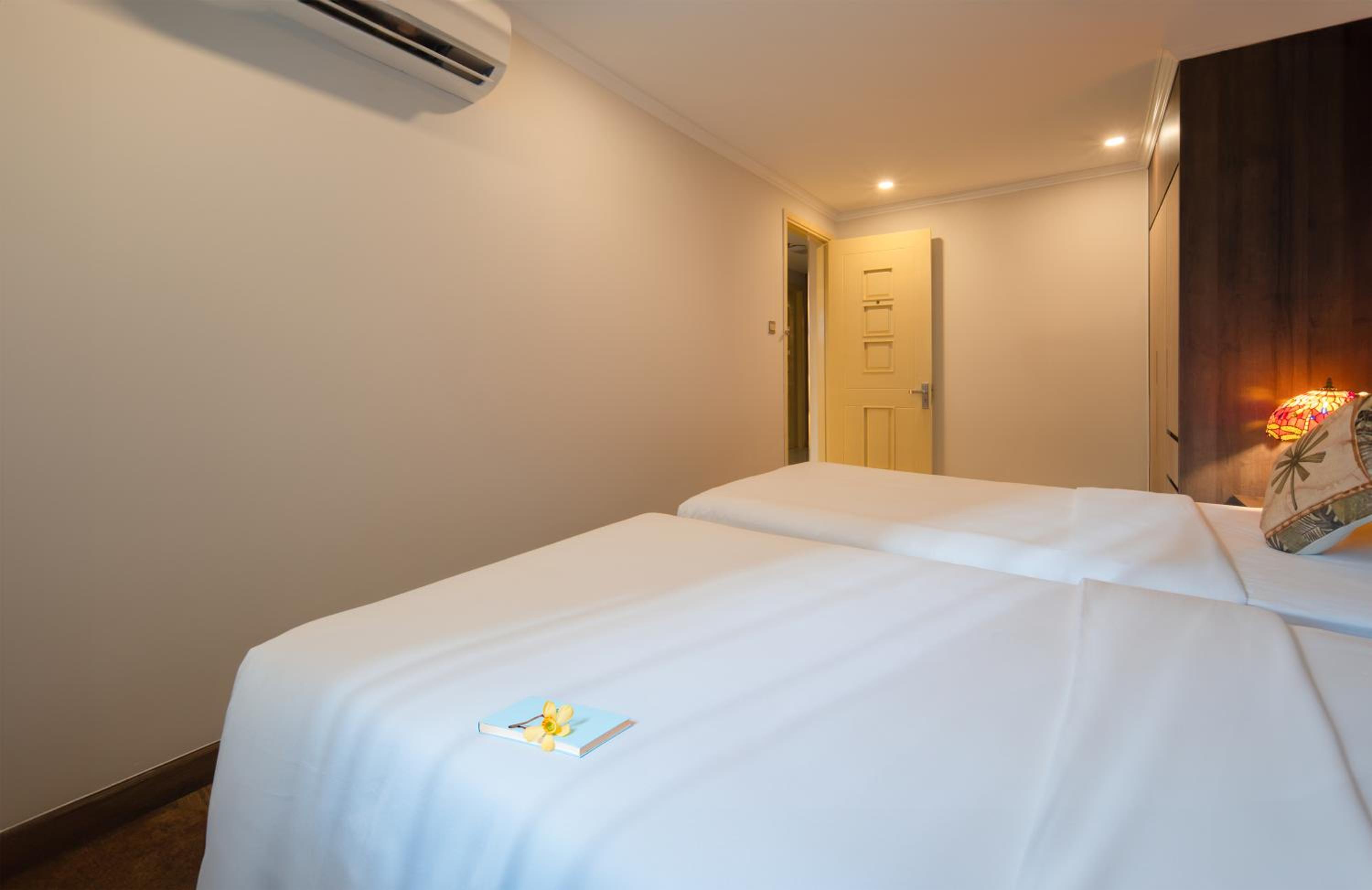 Three-Bedroom Apartment - Photo 17