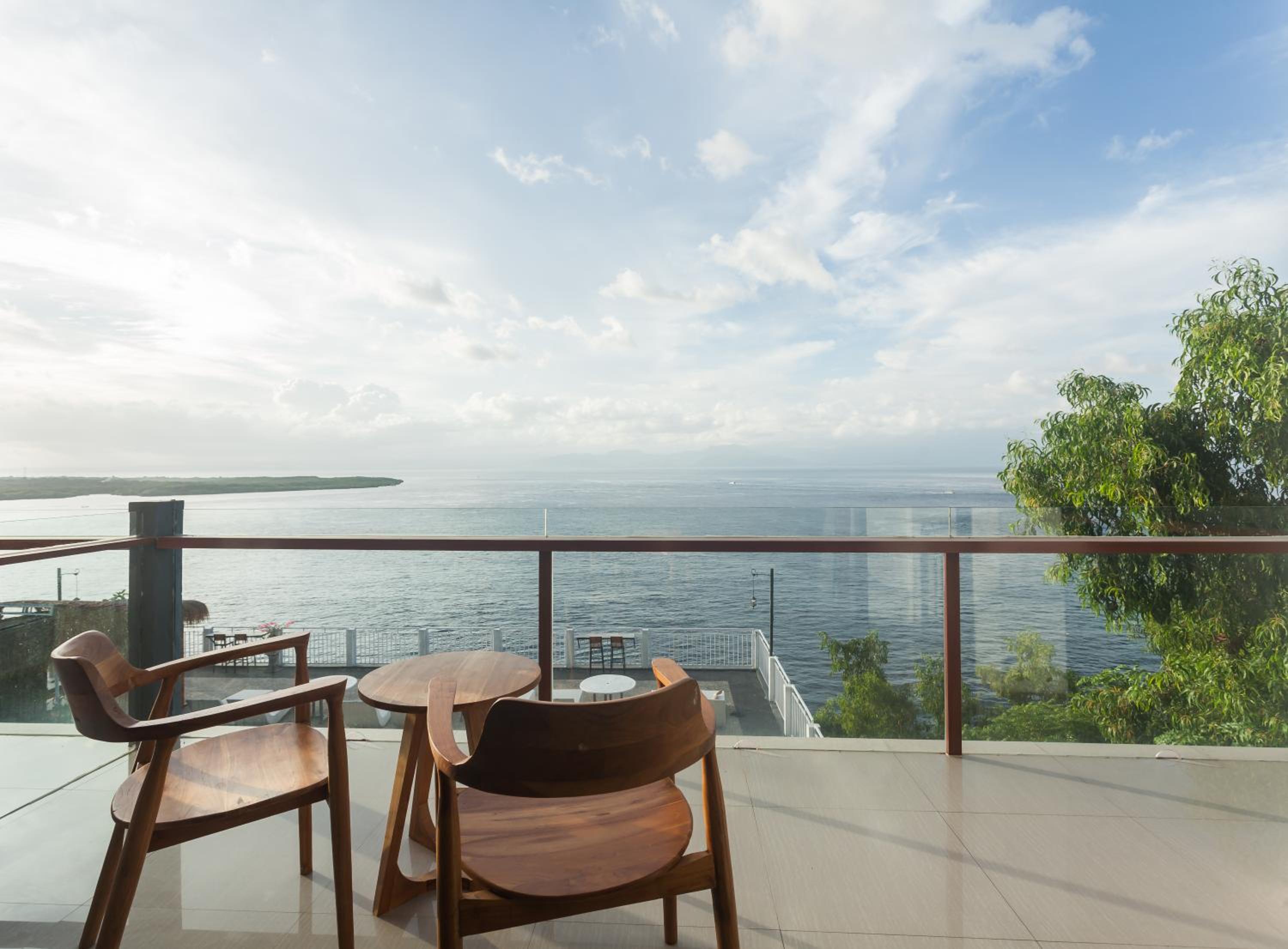 Deluxe Room with Ocean View - Photo 4