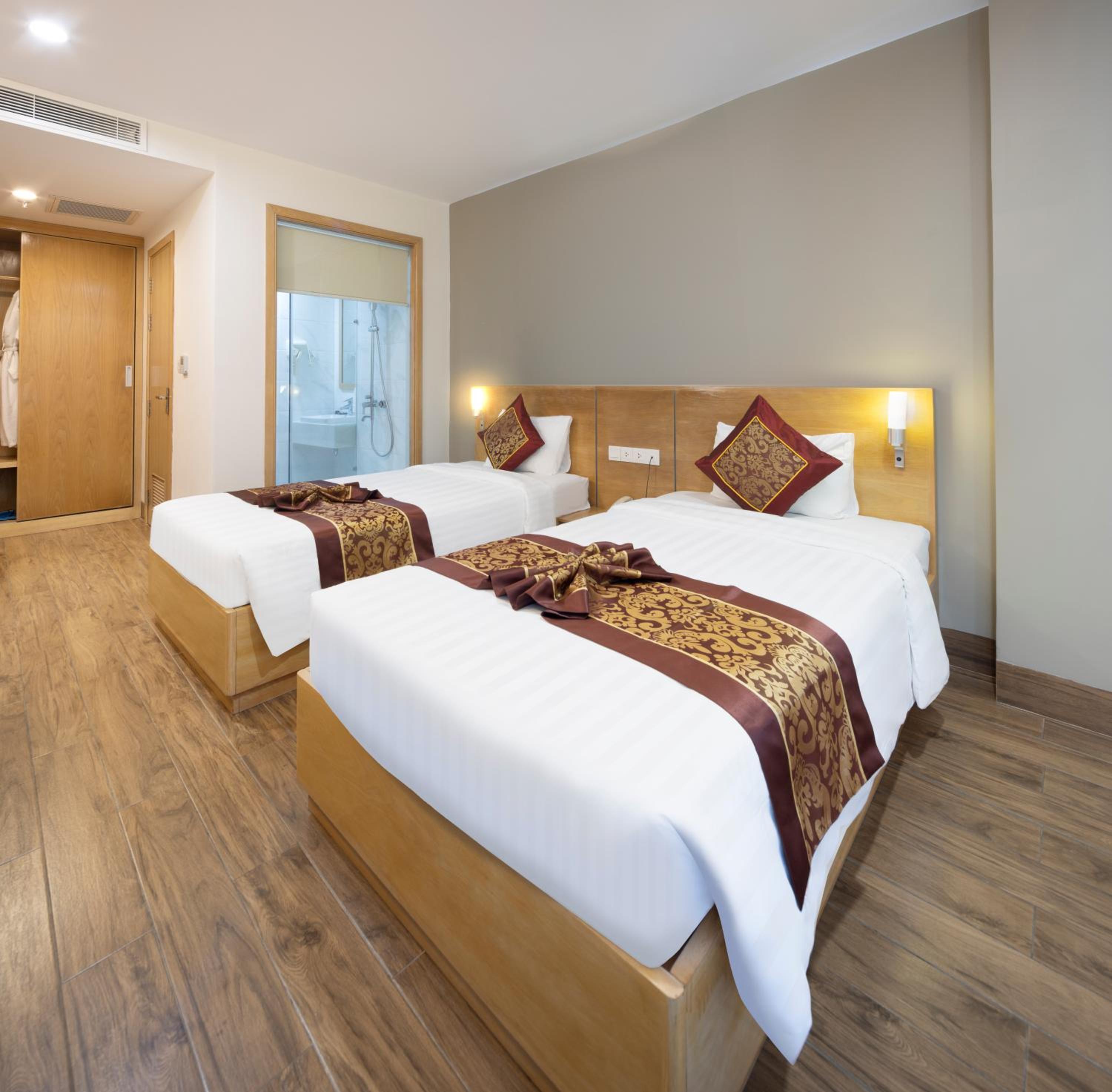 Twin Room with City View