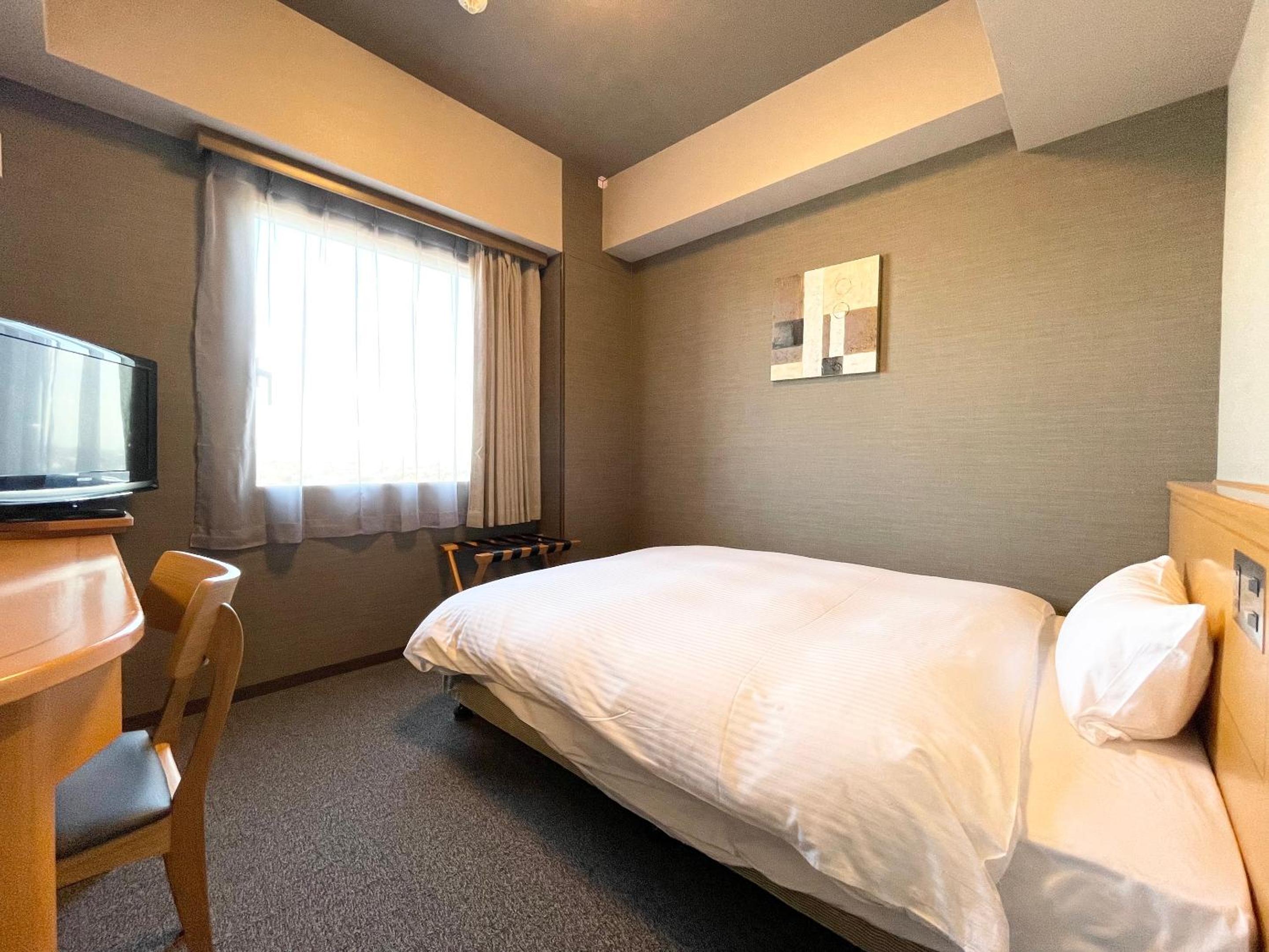 Single Room - Smoking - No Daily Cleaning