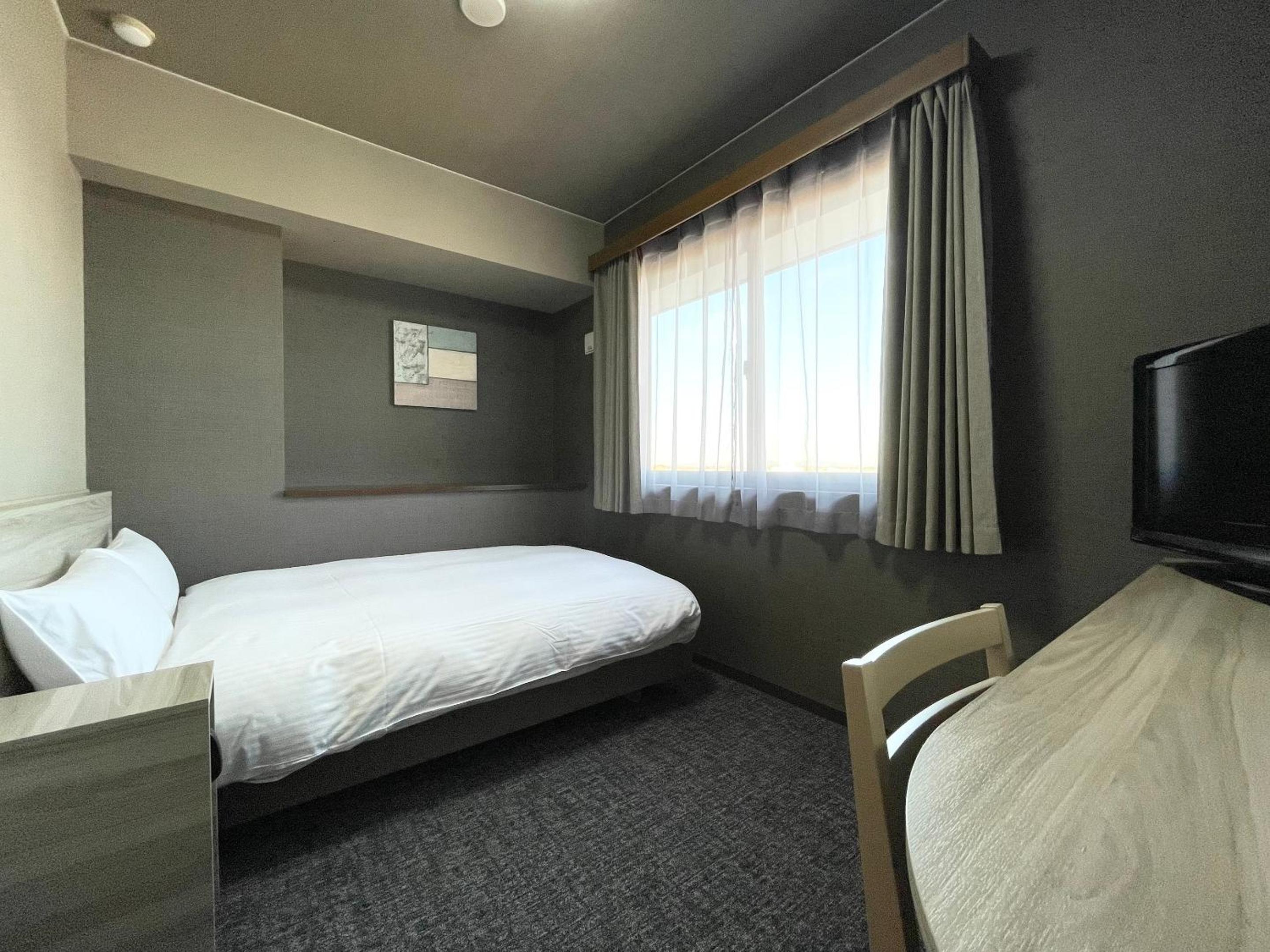 Double Room with Small Double Bed - Non-Smoking - Photo 2