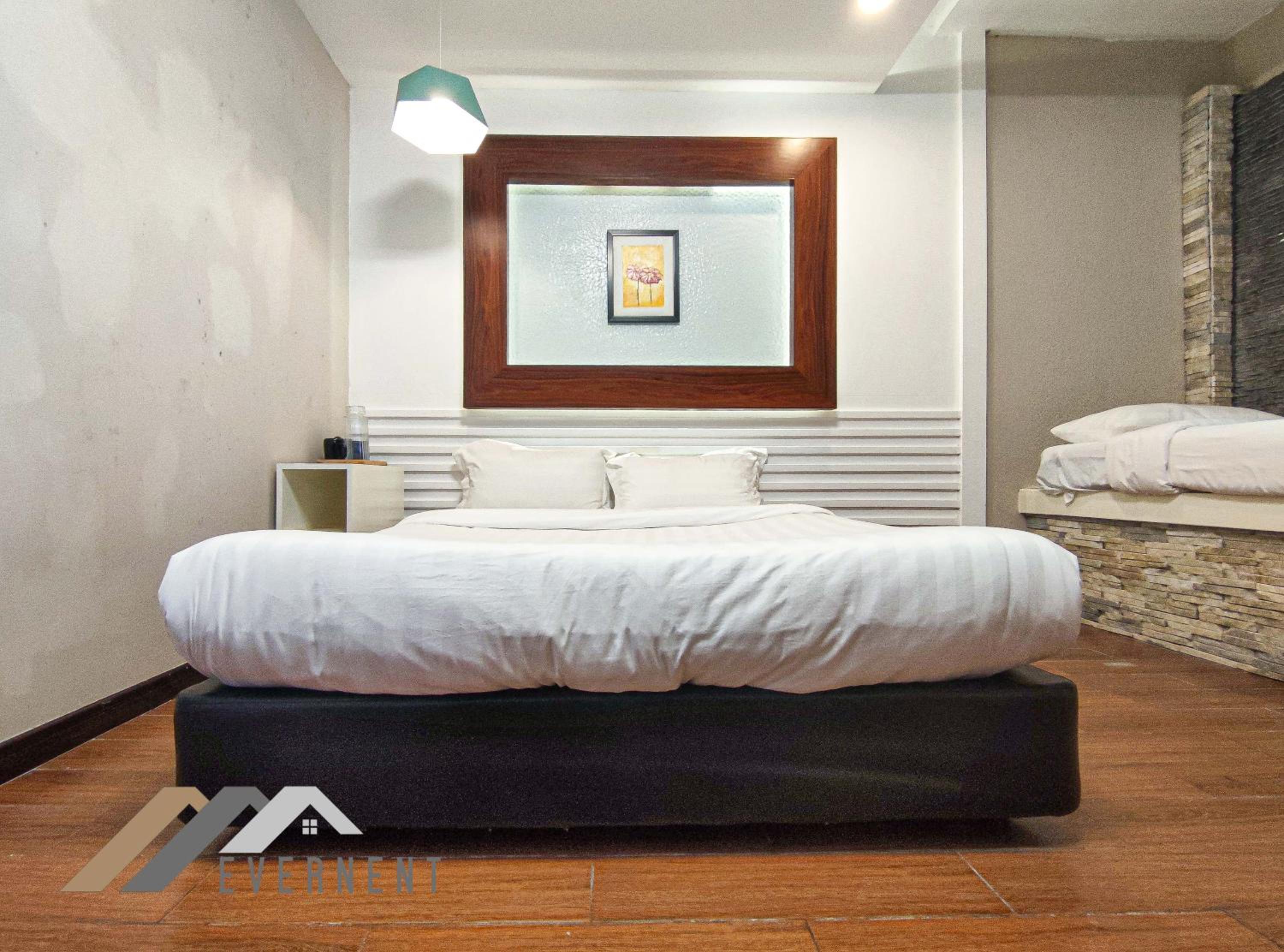 Family Room with Private Bathroom - Photo 1