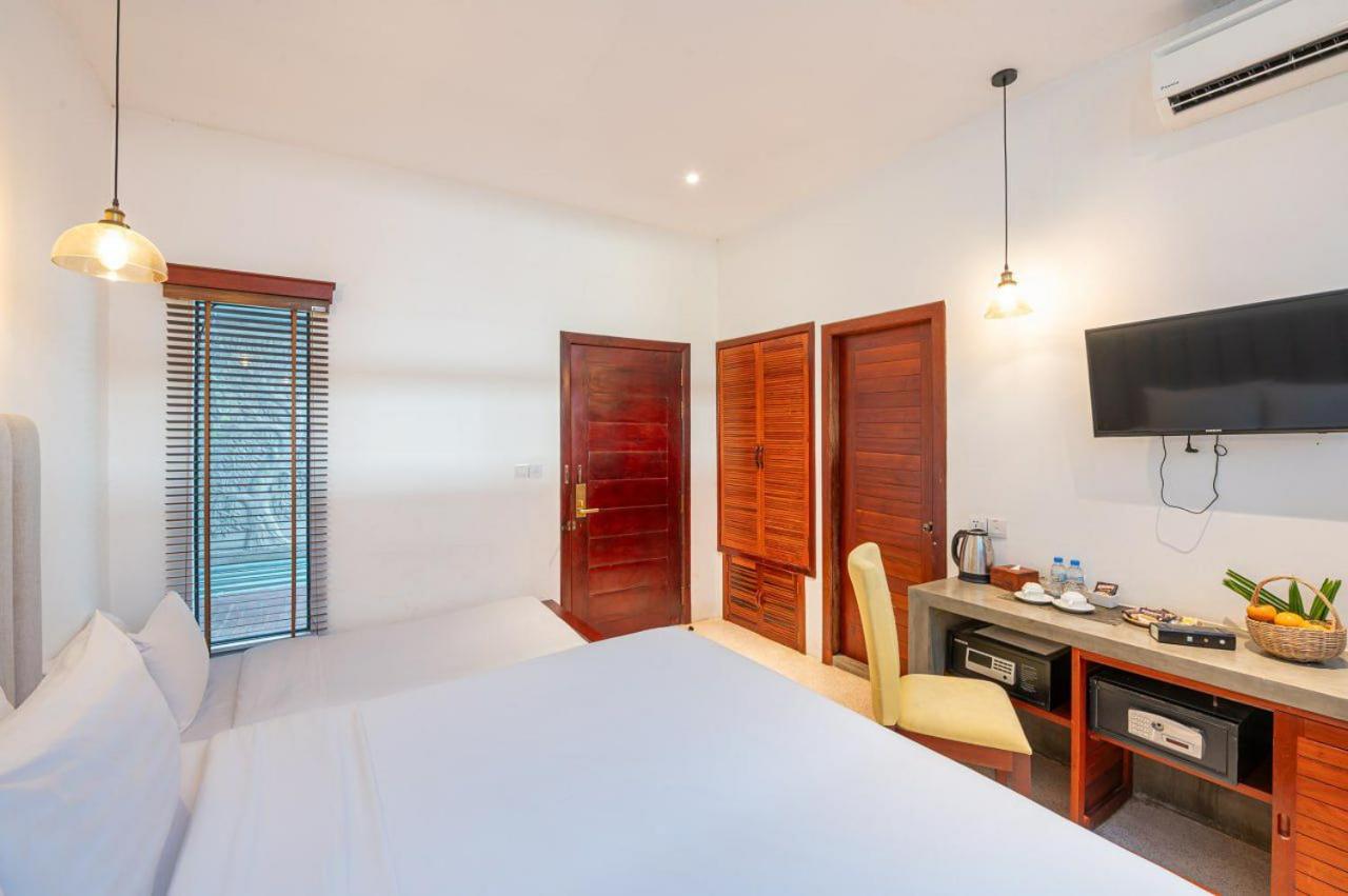 Junior Suite With Pool View