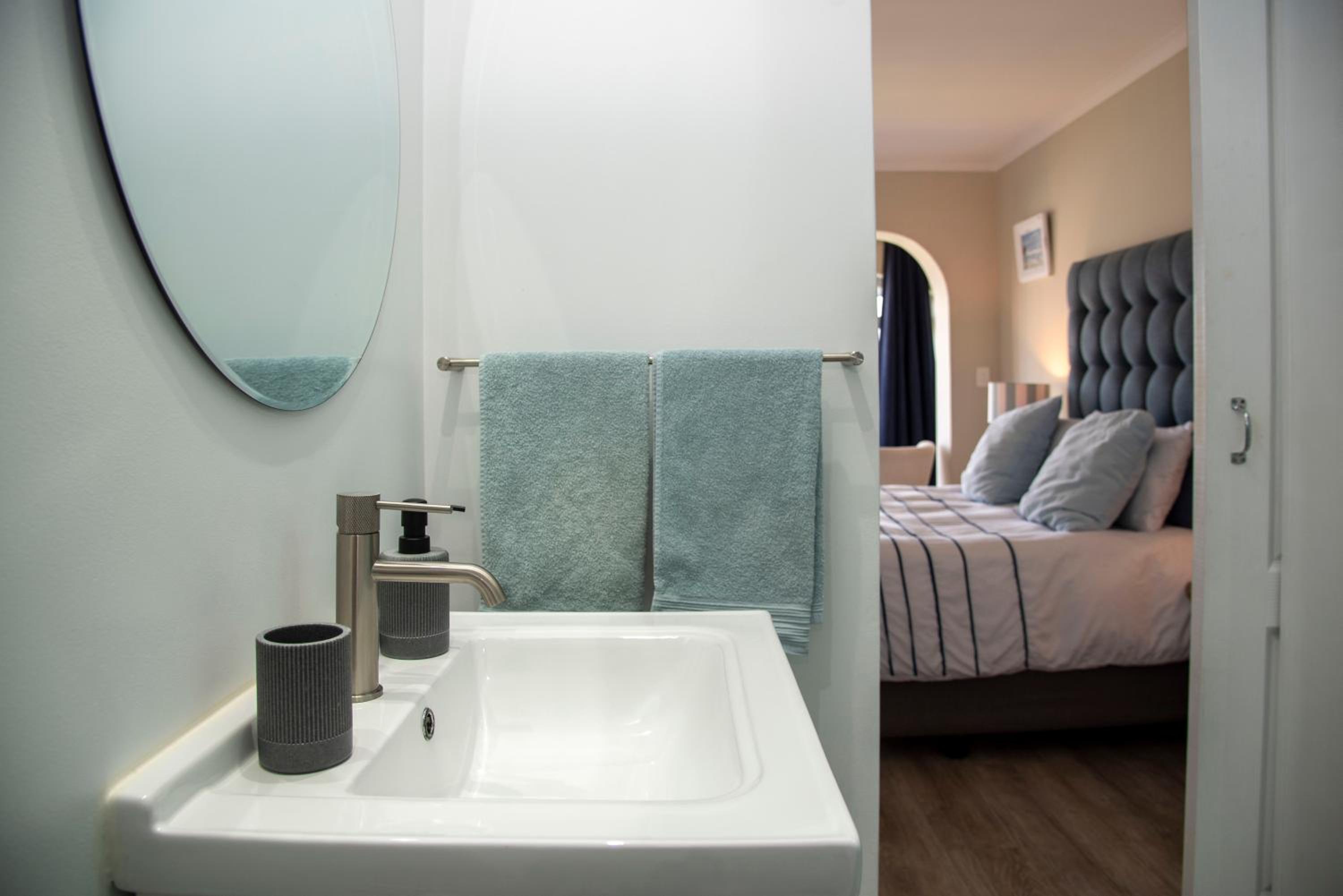 Apartment with Sea View - Photo 7