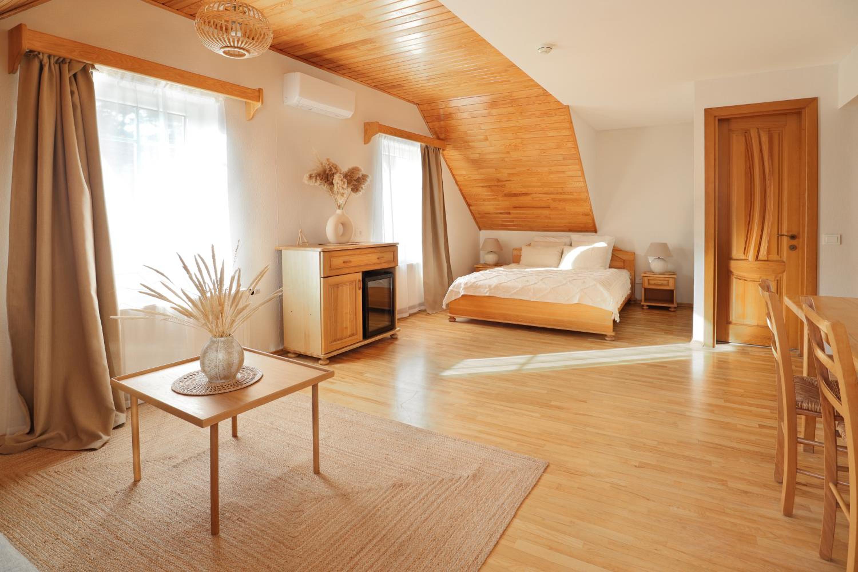 Deluxe Double Room with Balcony photo 1