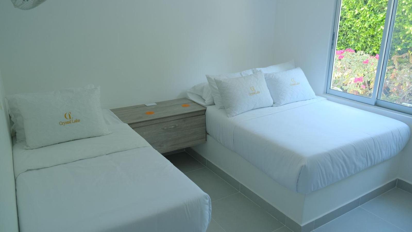 Five-Bedroom House photo 2