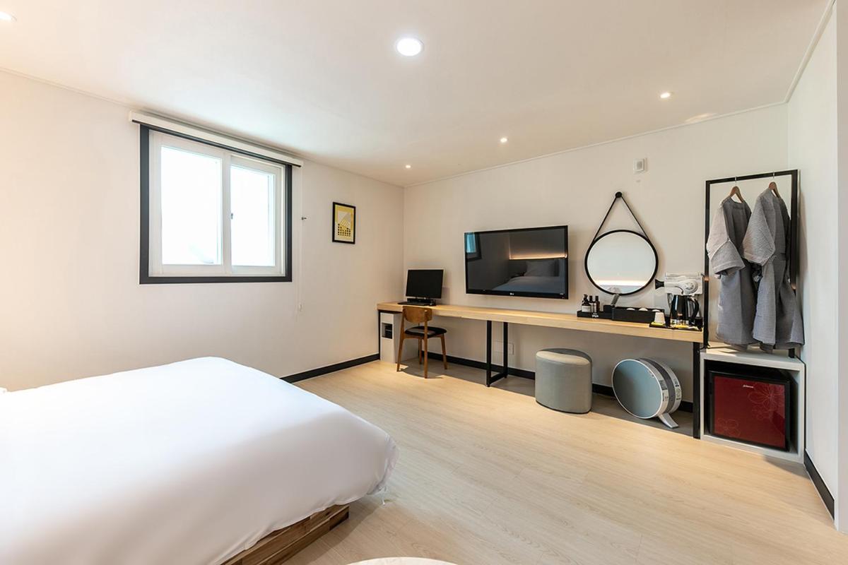 Standard Double Room - Photo 4