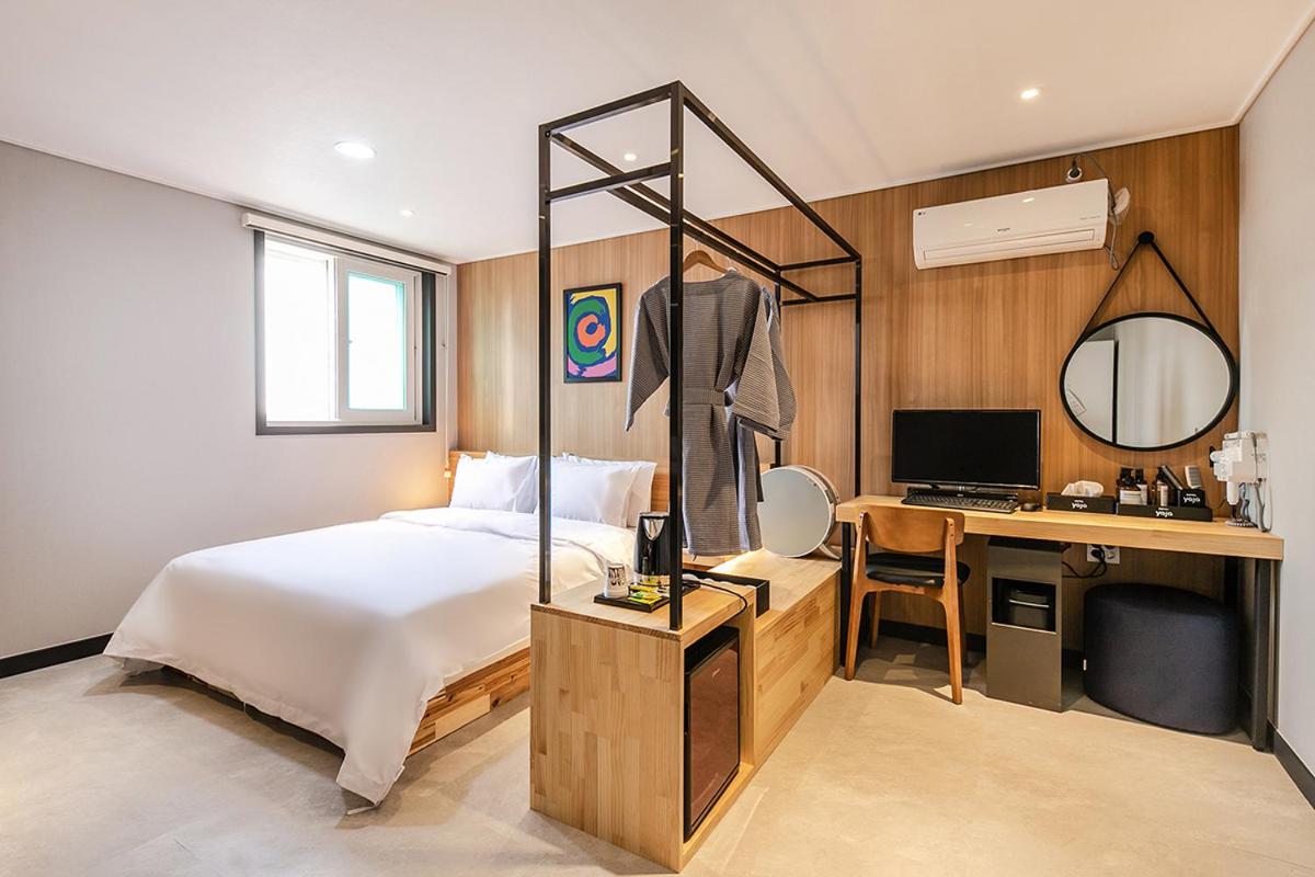 Deluxe Double Room - Photo 24