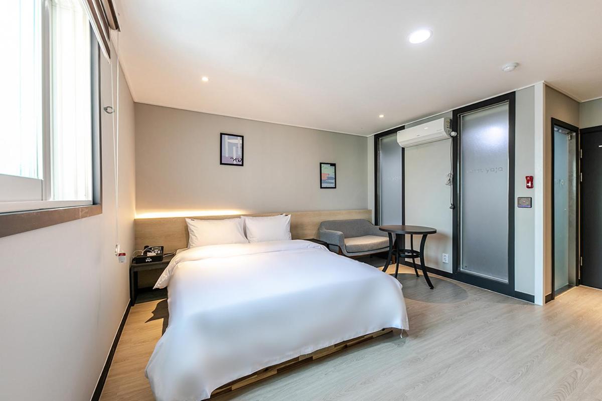 Deluxe Double Room - Photo 10