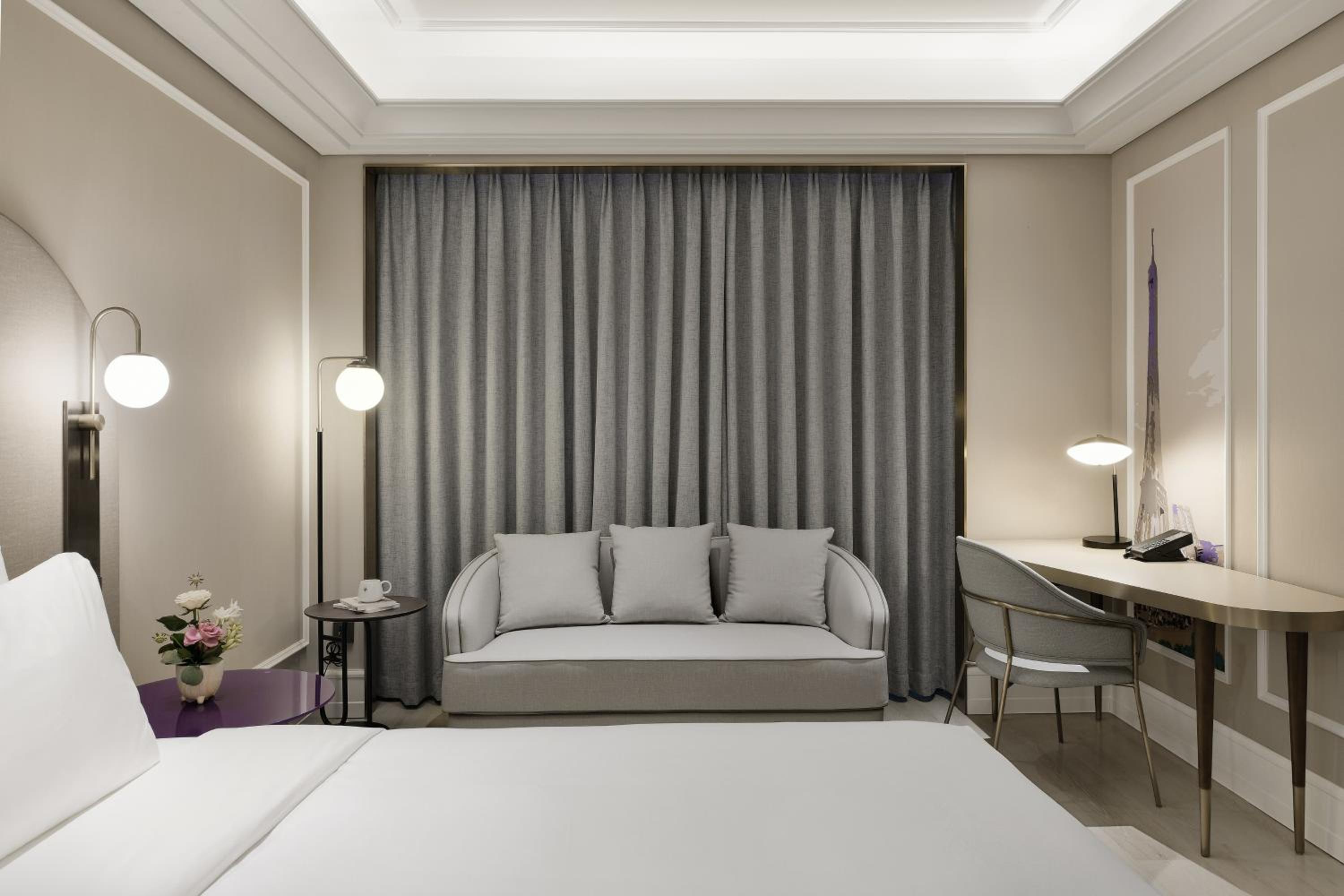 Standard King Room