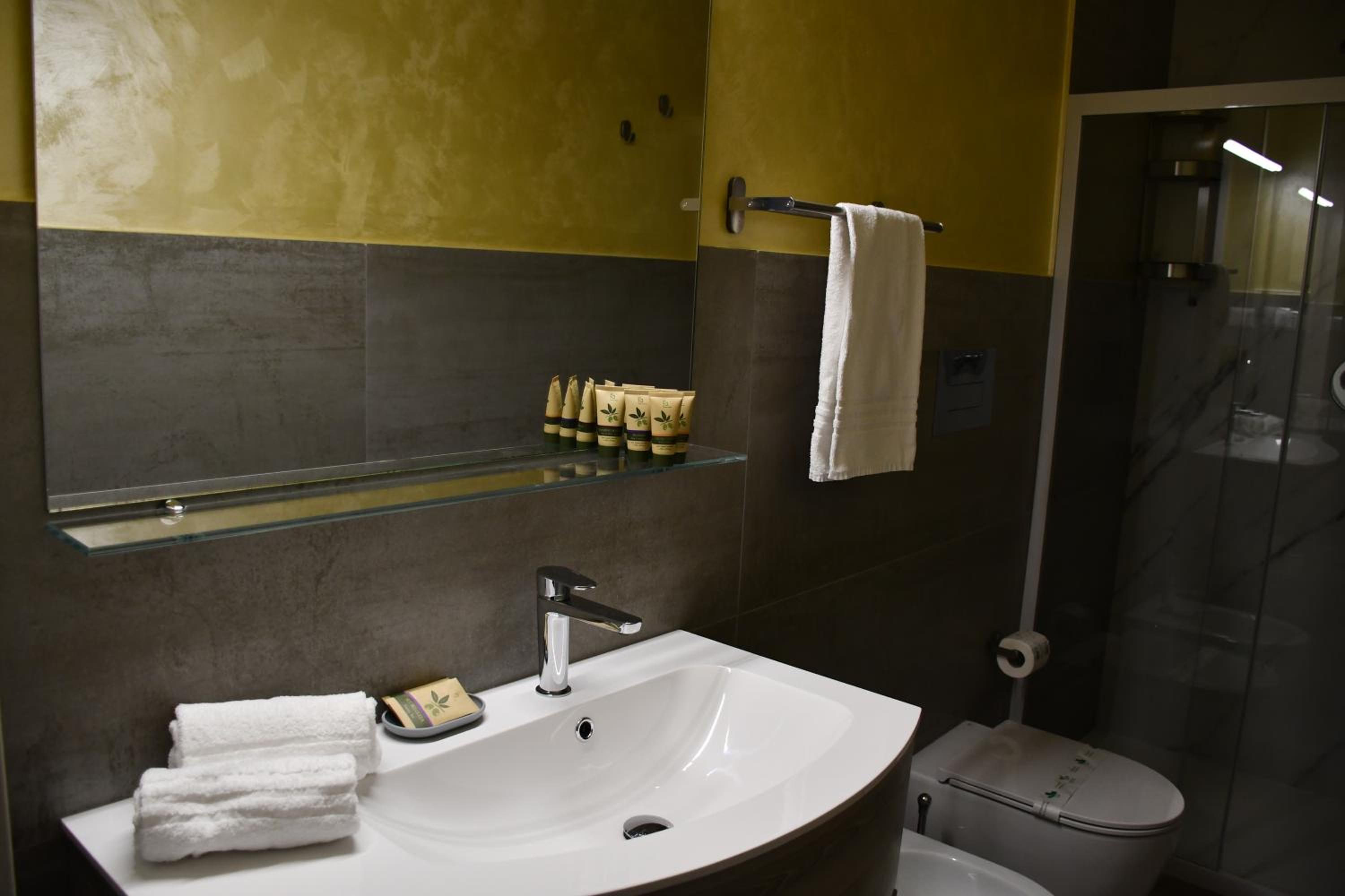 Superior Suite with Sea View - Photo 6