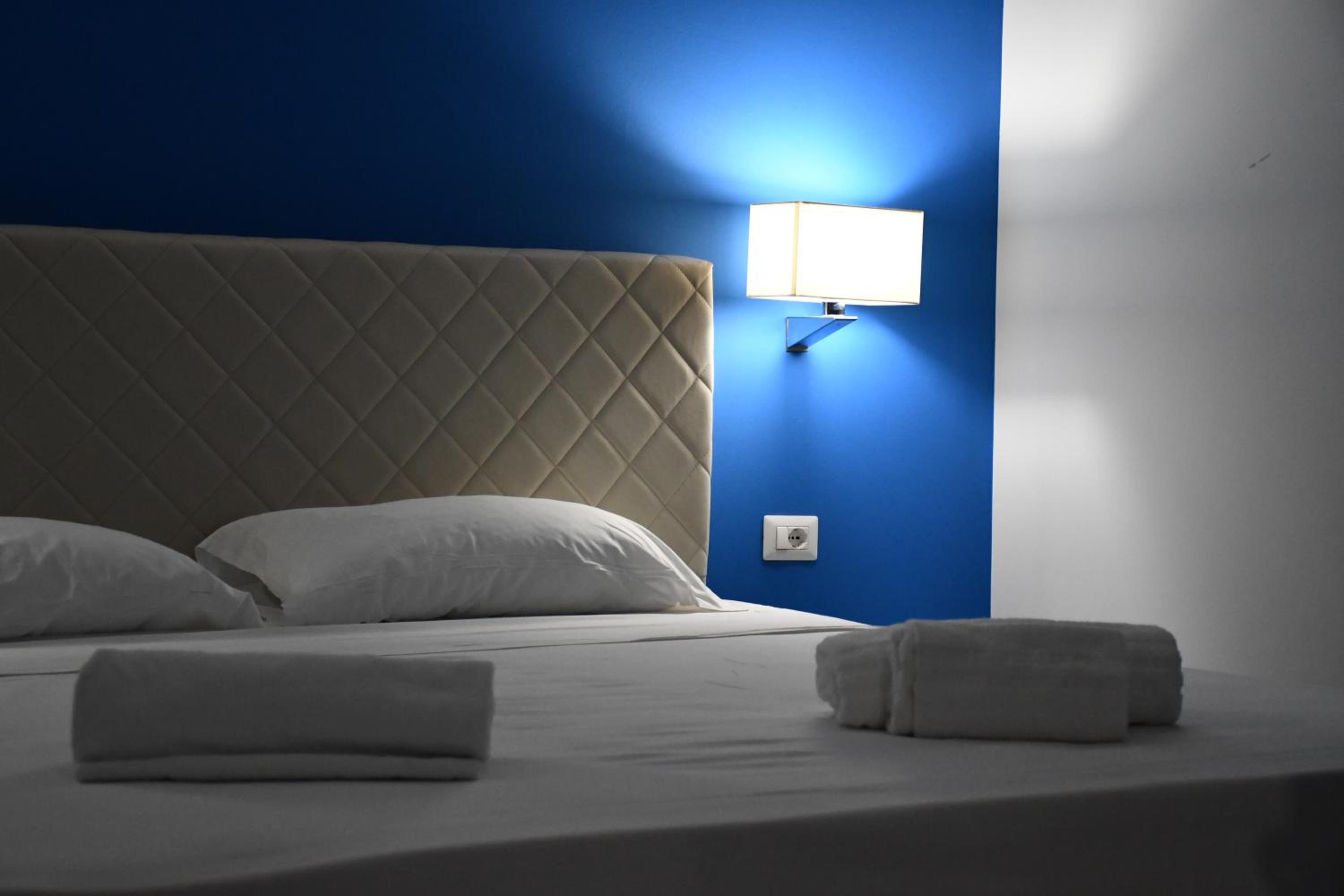 Superior Suite with Sea View - Photo 8
