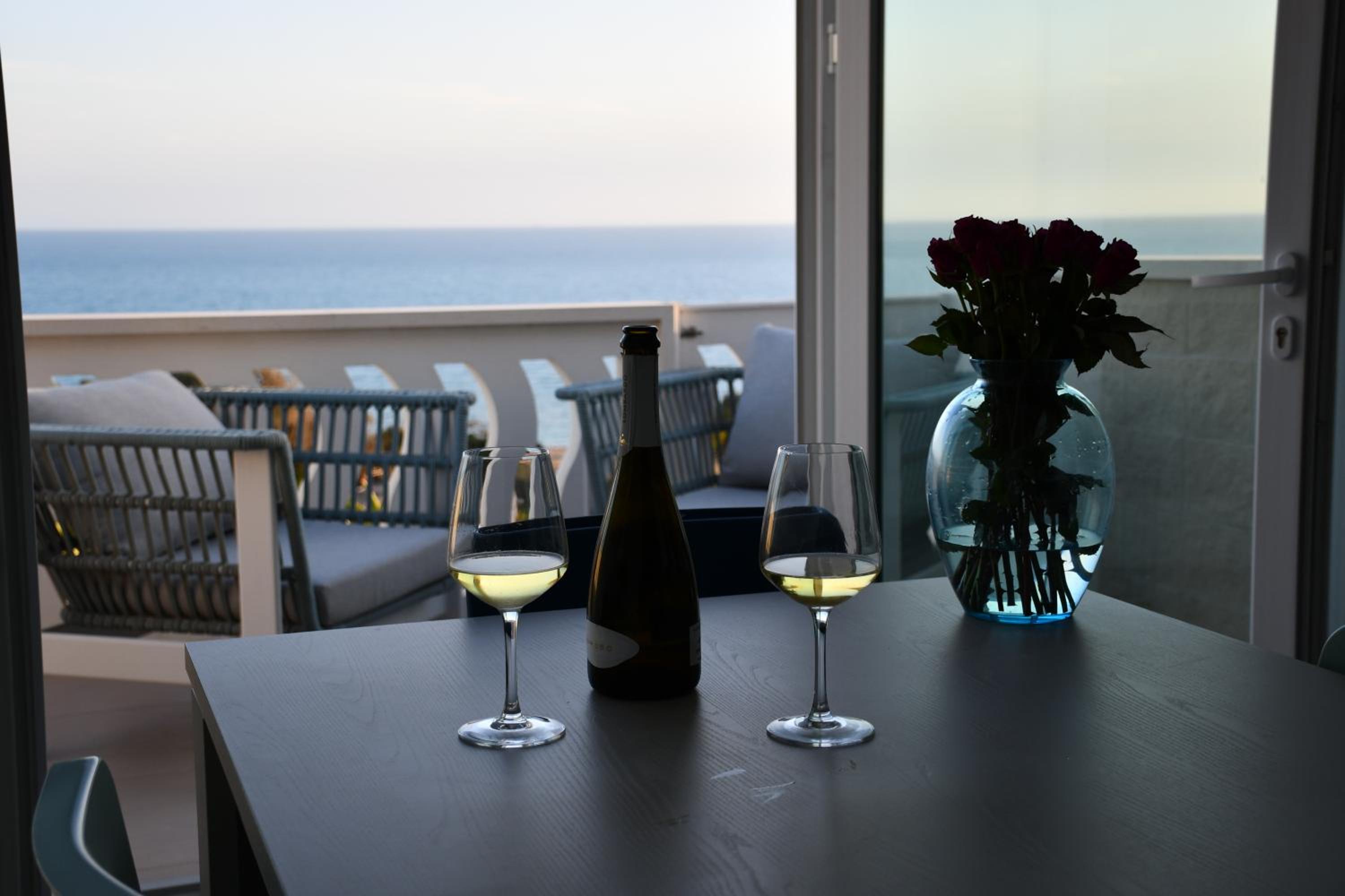 King Suite with Sea View - Photo 14