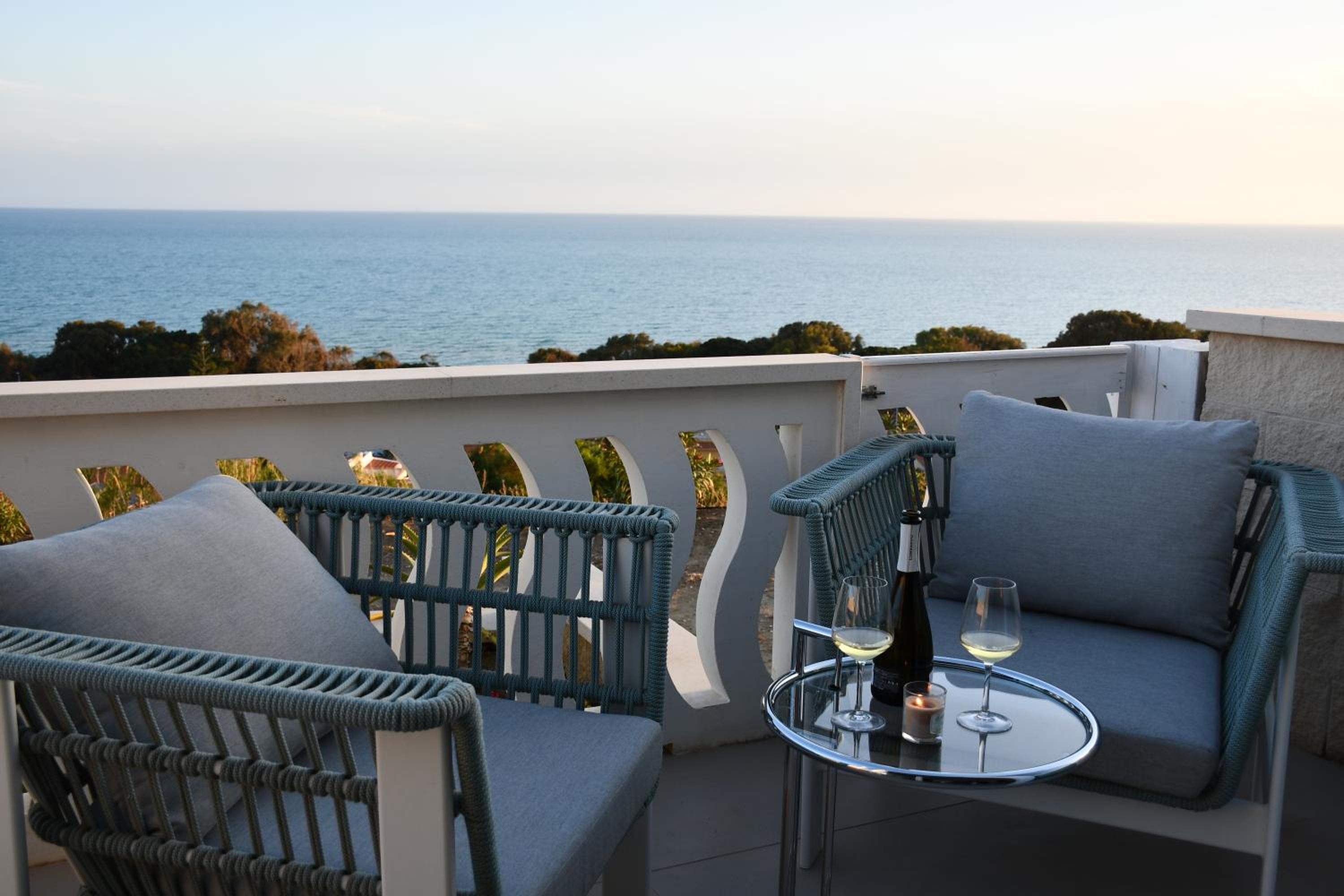 King Suite with Sea View - Photo 9